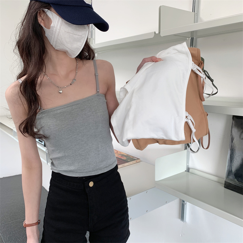 A new summer thin vest with a strappy women's chest cushion, versatile for girls and students. It can be worn as an inner layer and an outer layer for a beautiful back details Picture