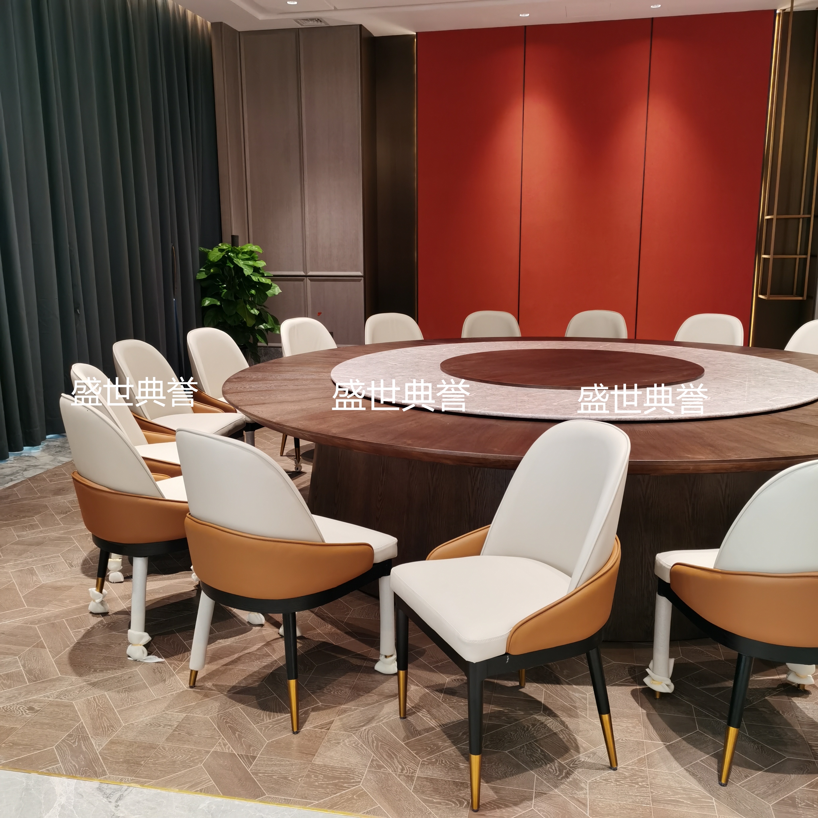 Solid wood dining tables and chairs for Nanjing International Hotel, solid wood chairs for seafood restaurants, and white ash wood dining chairs for private rooms in resort hotels