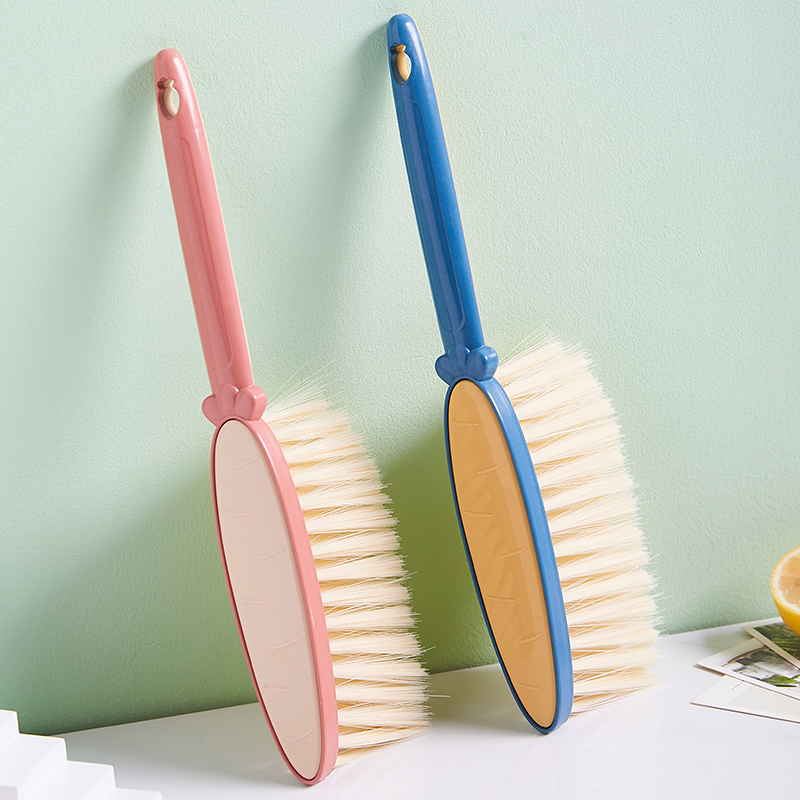 In stock, there are soft bristle brushes for sweeping beds, household non-shedding sofa bed cleaning brushes, bedroom dust removal brushes for cleaning full figure