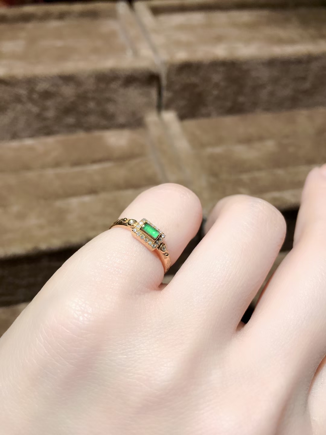 戒指 翡翠细节图