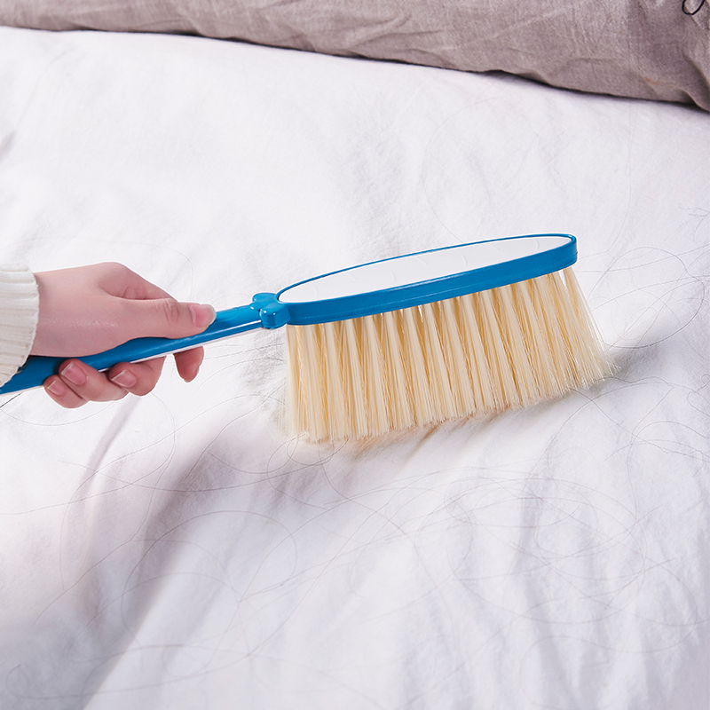 In stock, there are soft bristle brushes for sweeping beds, household non-shedding sofa bed cleaning brushes, bedroom dust removal brushes for cleaning Application Scenario