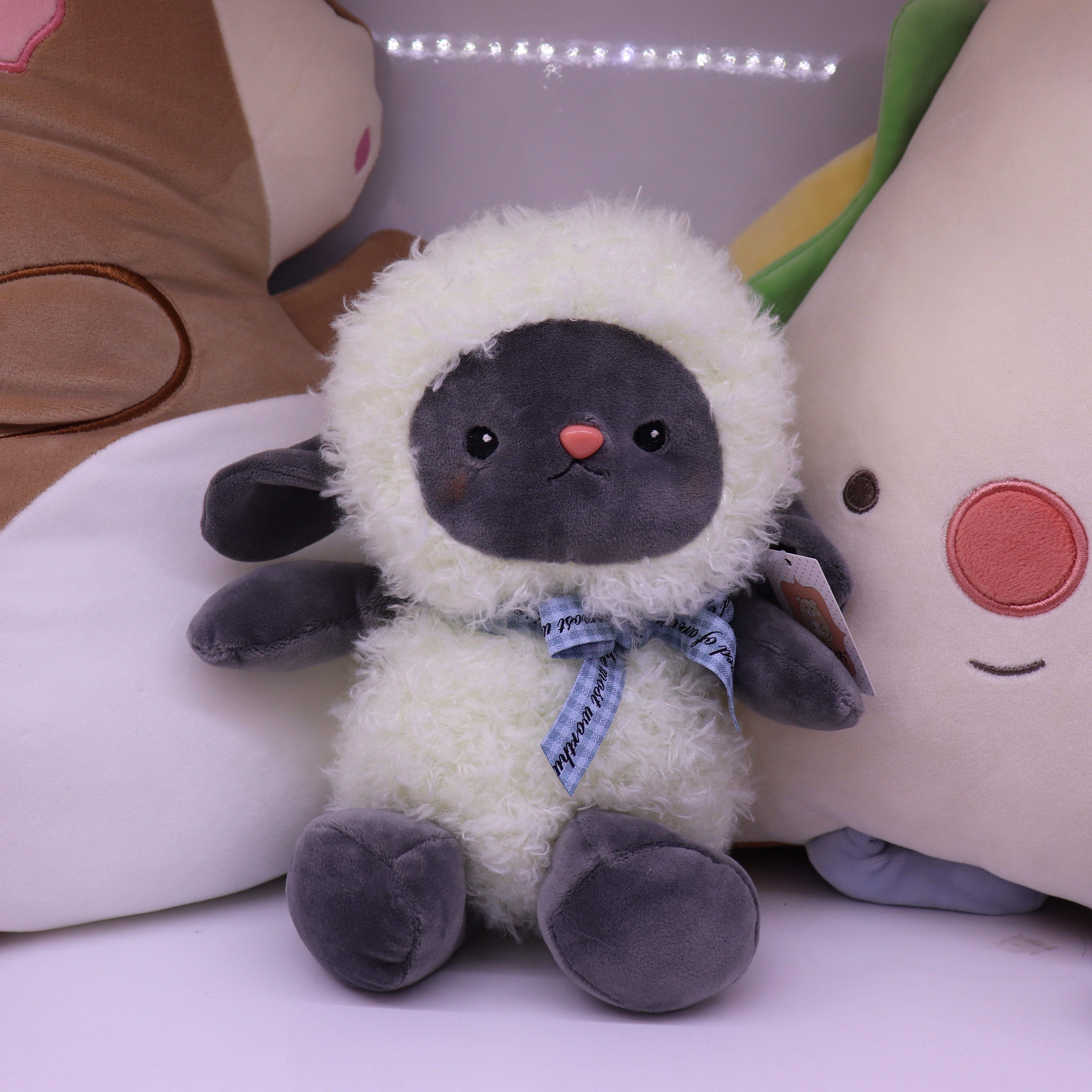 The 2022 new style of little lamb plush toy is a cute birthday gift for boys and girls' bedrooms Application Scenario