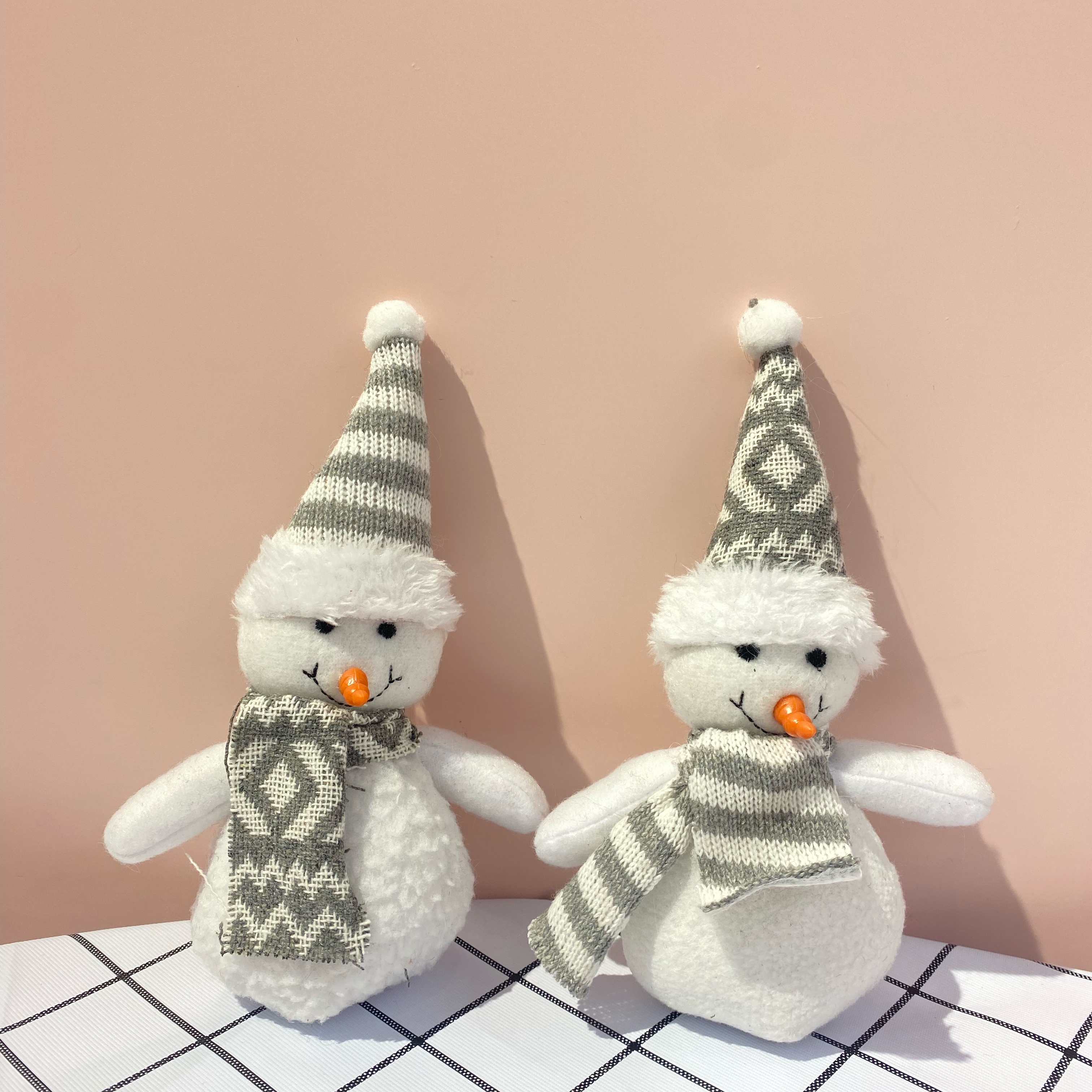 Creative gifts, plush toy pendants, Christmas series, Santa Claus head keychain pendants, dolls, Christmas gifts, best-selling scarves, snowmen, Santa Claus