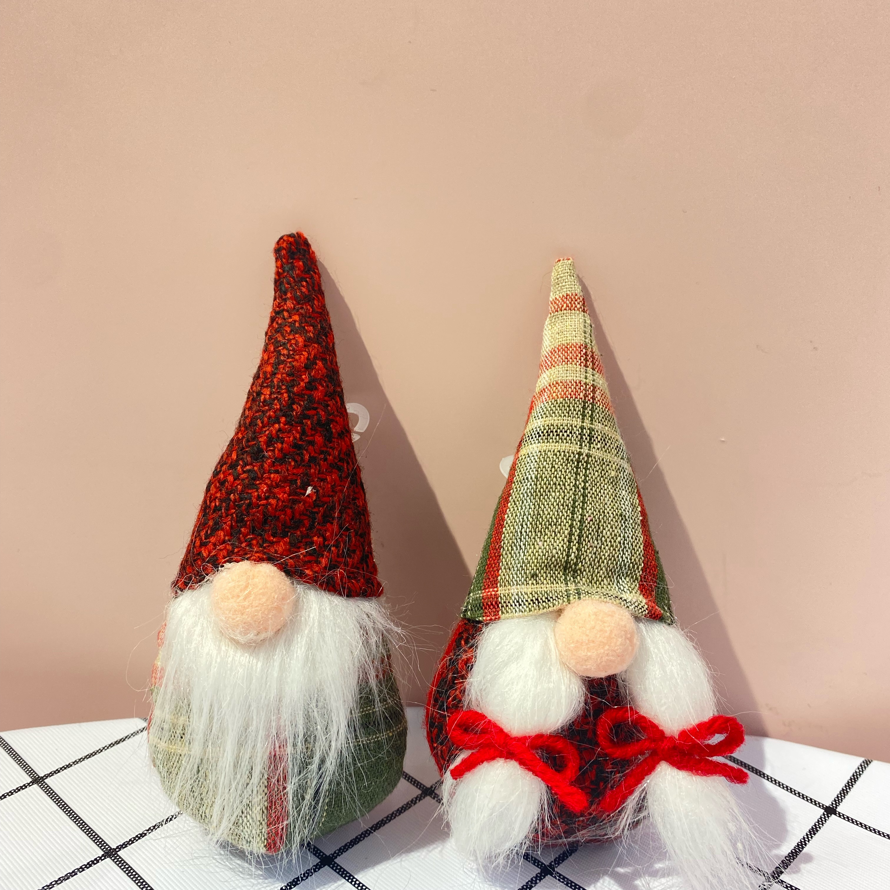 Creative gifts, plush toy pendants, Christmas series, Santa Claus head keychain pendants, dolls, Christmas gifts, best-selling scarves, snowmen, Santa Claus Application Scenario