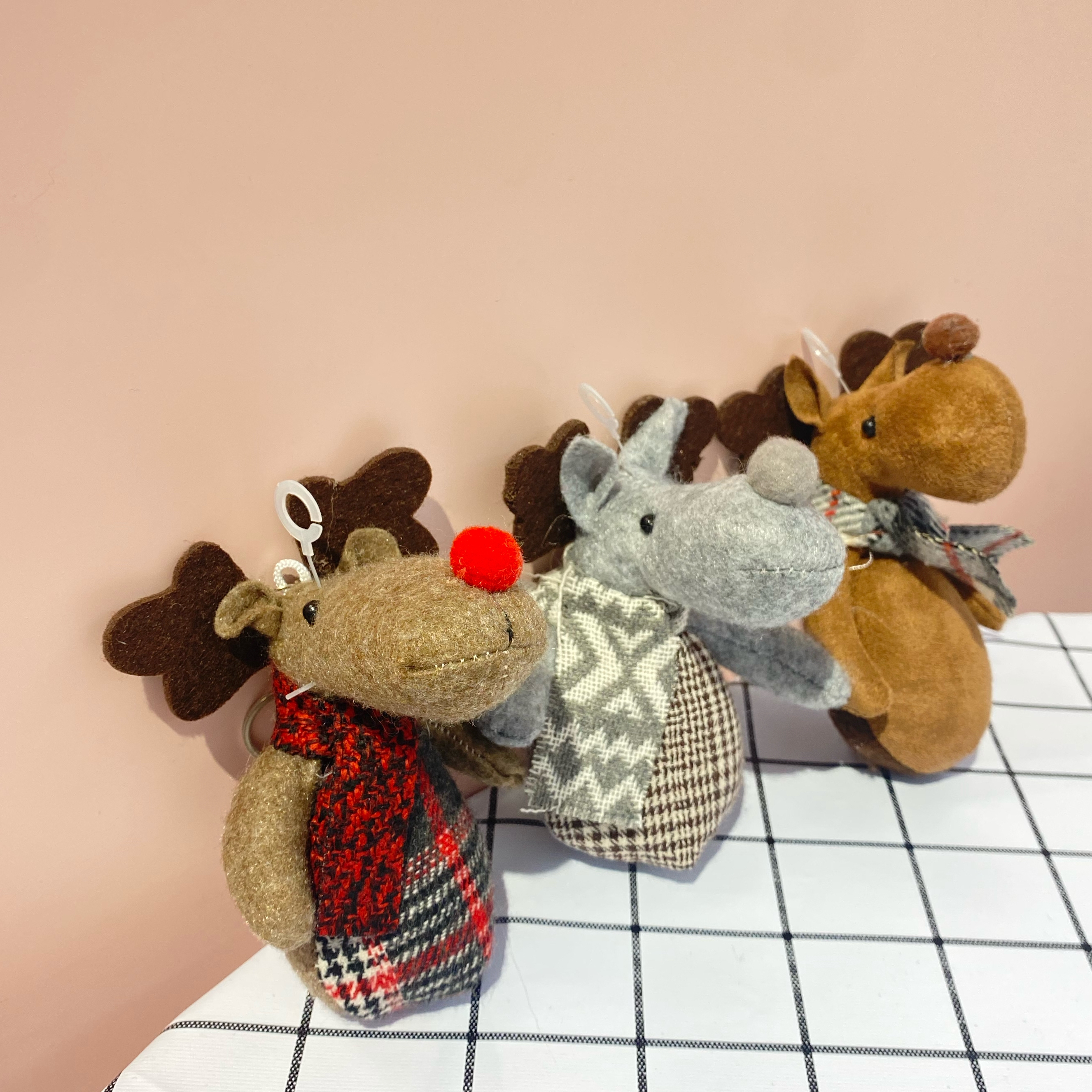 Creative gifts, plush toy pendants, Christmas series, Santa Claus head keychain pendants, dolls, Christmas gifts, best-selling scarves, snowmen, Santa Claus Item Picture