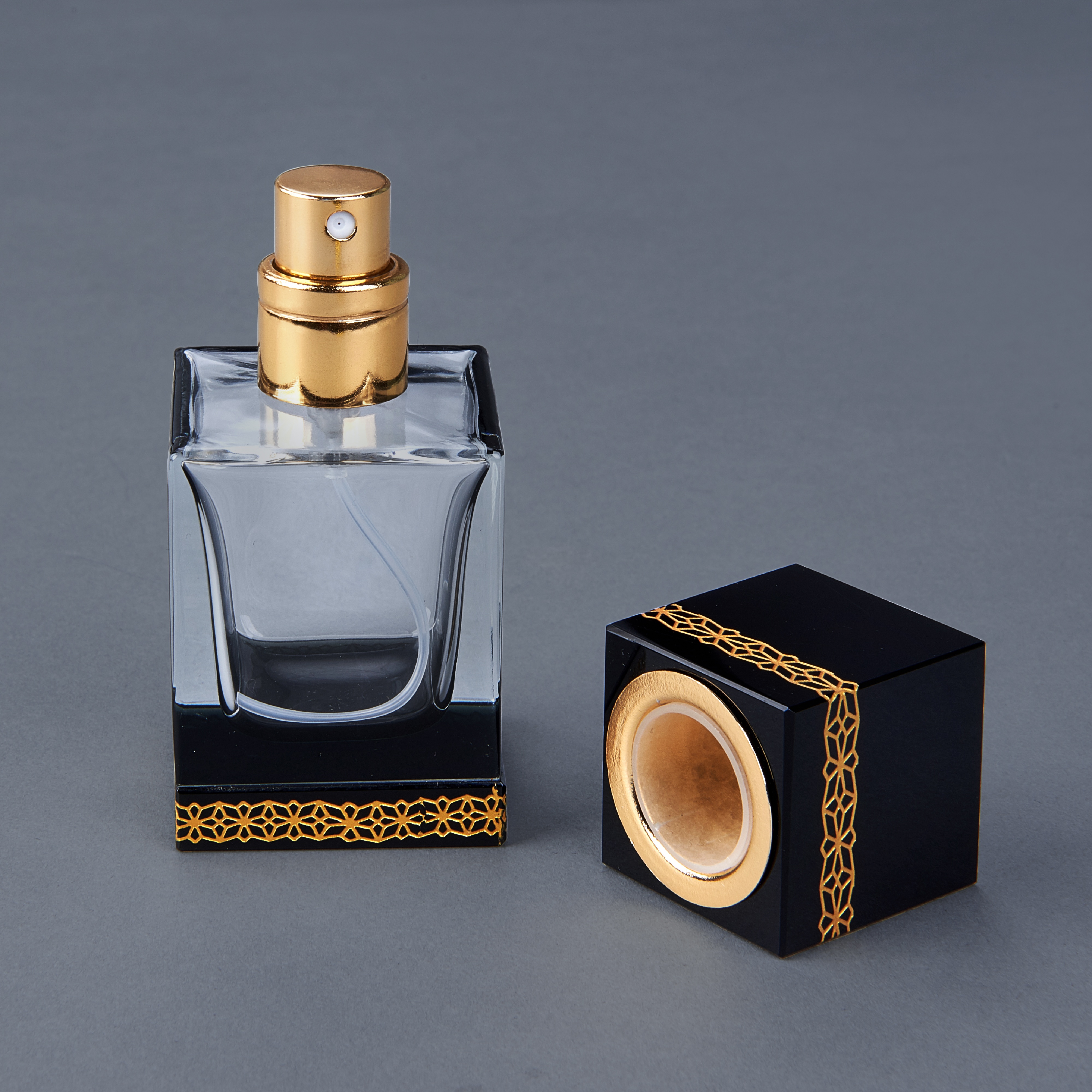 K001 International Trade City D3.7857 Black Glass Bottle Perfume Nozzle P000001 Alden details Picture