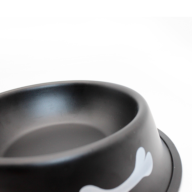 Pet stainless steel bowls, colored bone bowls, large-capacity dog bowls, cat bowls, anti-slip and anti-knock, dog food bowls, cat food bowls, pet supplies Application Scenario