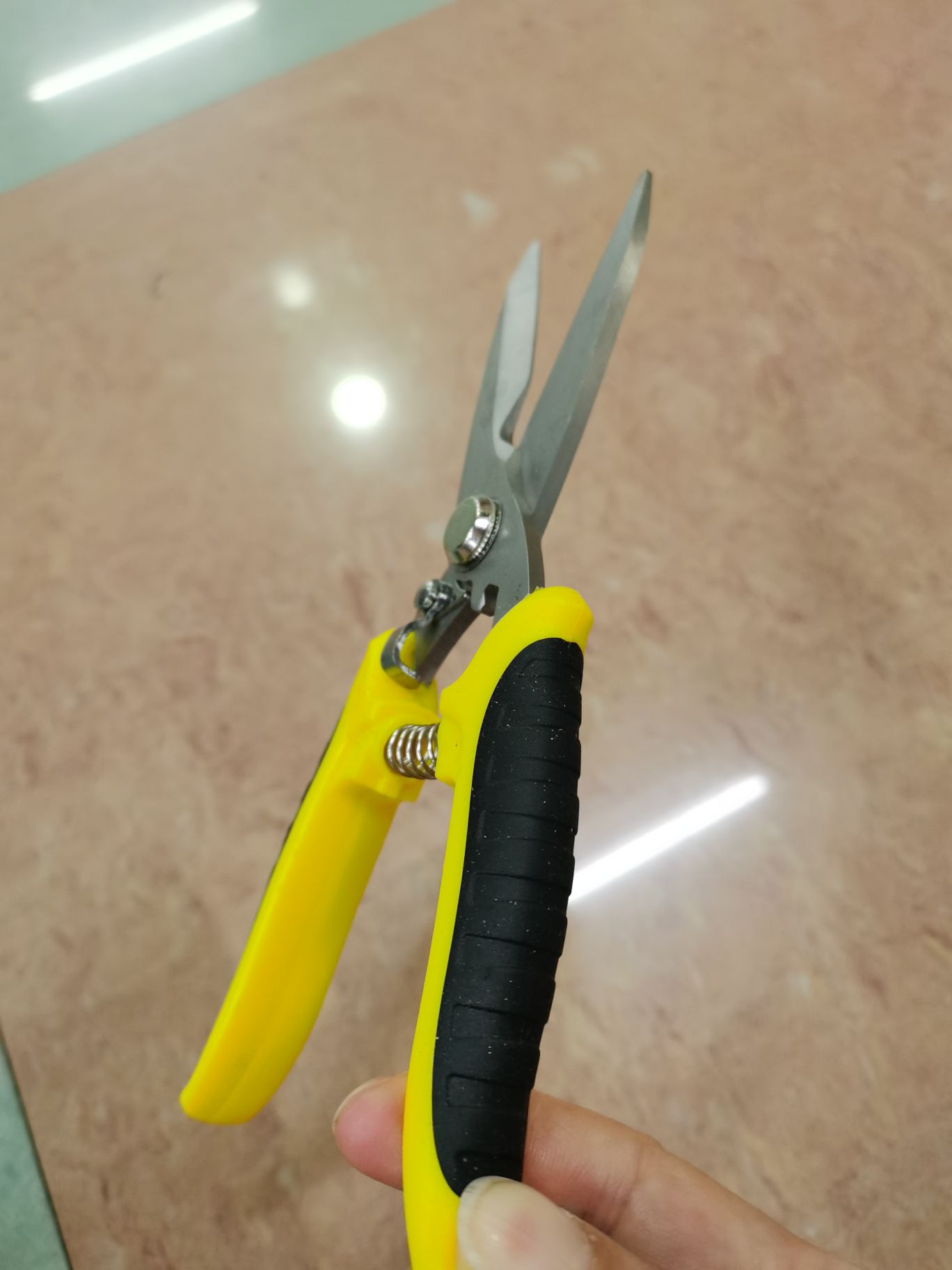 Electronic Flower Clippers, Scissors, Hardware Tools 2022 Application Scenario