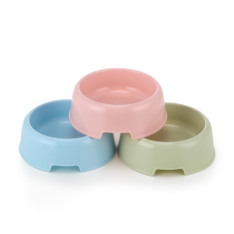 New pet bowls, including those for puppies and kittens, made of plastic, are anti-knock, anti-slip and durable. They are also suitable for cat food bowls, dog food bowls and pet food utensils