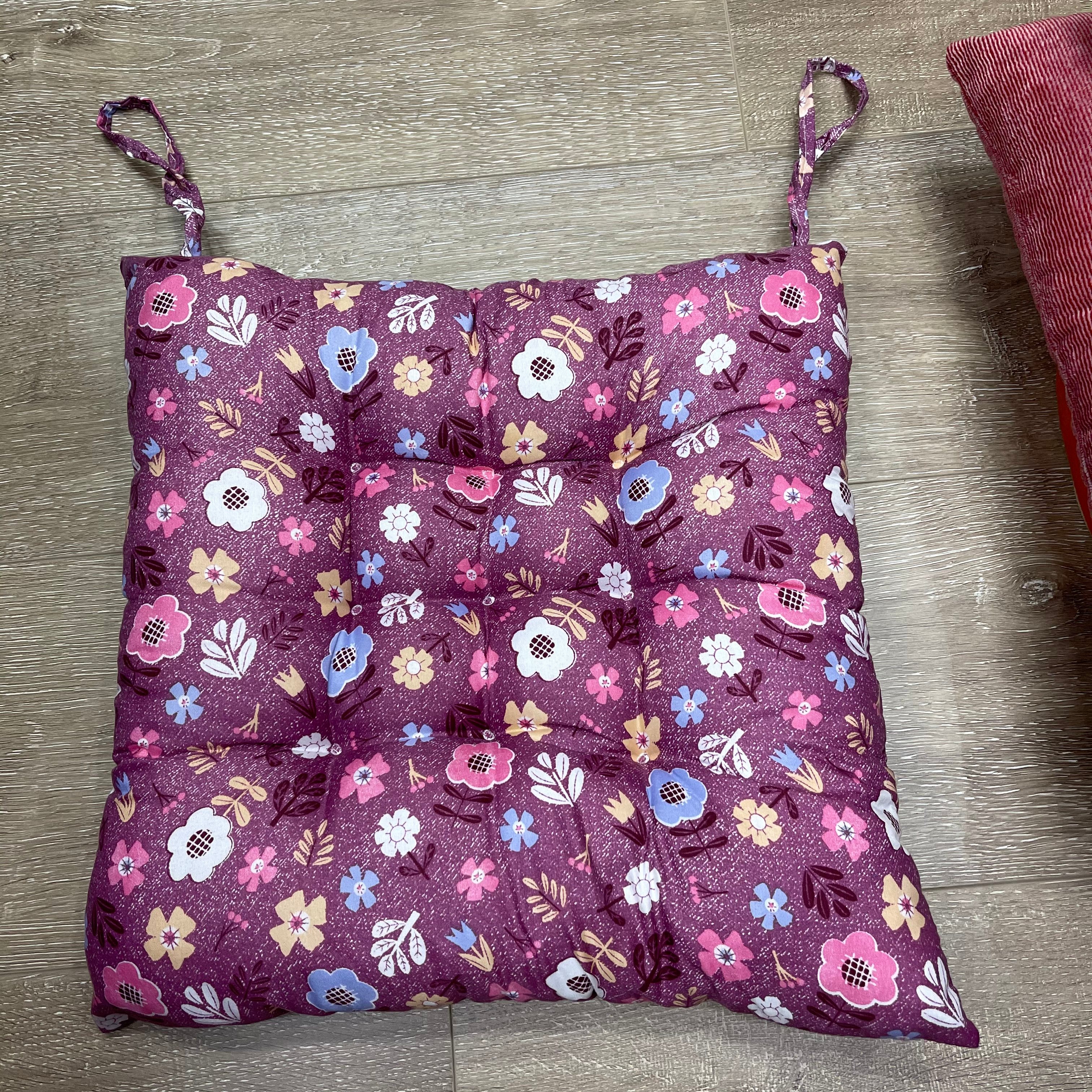 New Explosive Factory Direct Sales Thickened Small Floral Cloth Art Nine-Hole Seat Cushion Bay Window Tatami Soft Seat Cushion Dining Table And Chair Cushion Application Scenario