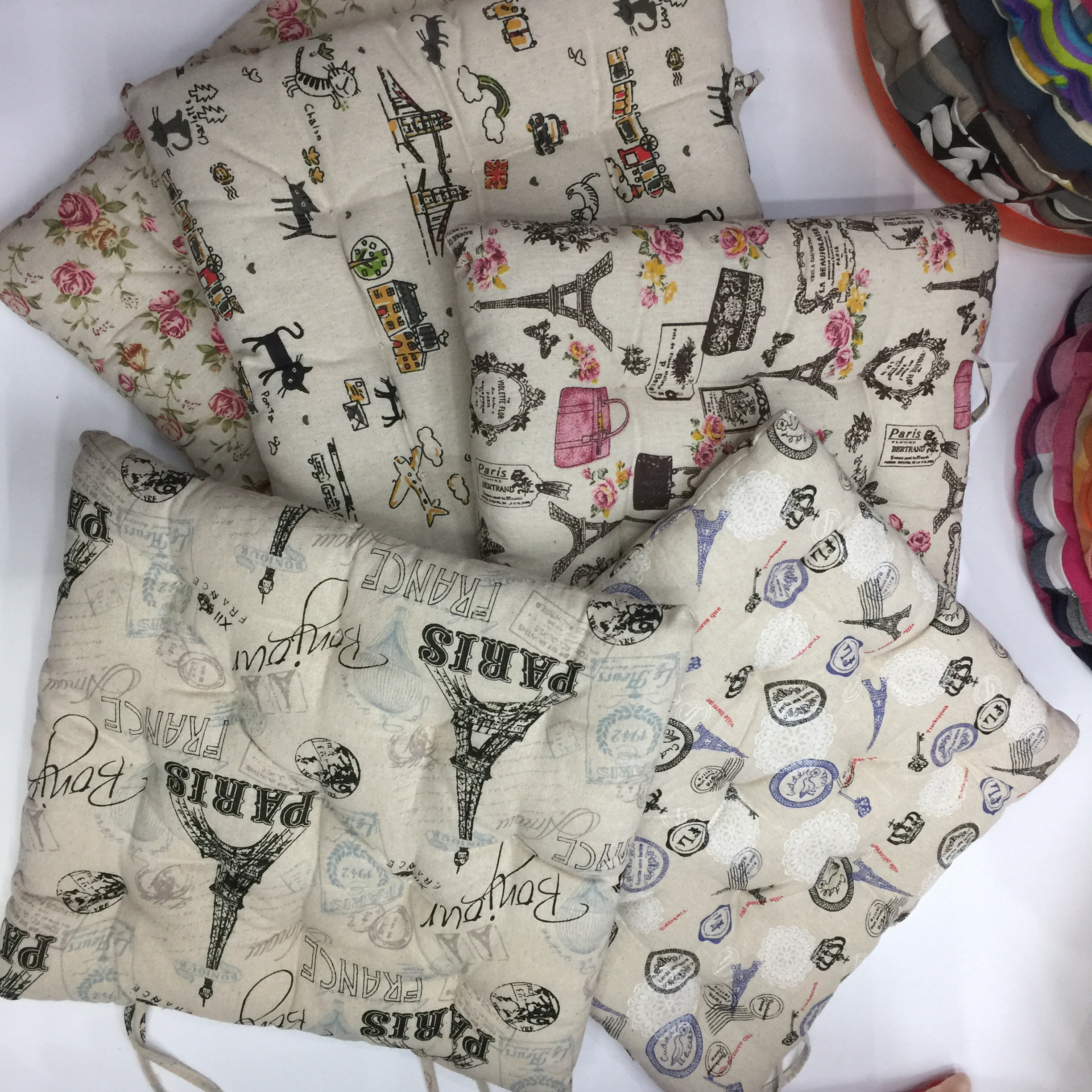 New Explosion-Style Factory Direct Sales European Printed Cloth Art Nine-Hole Seat Cushion Bay Window Tatami Cushioned Dining Table And Chair Cushion Item Picture