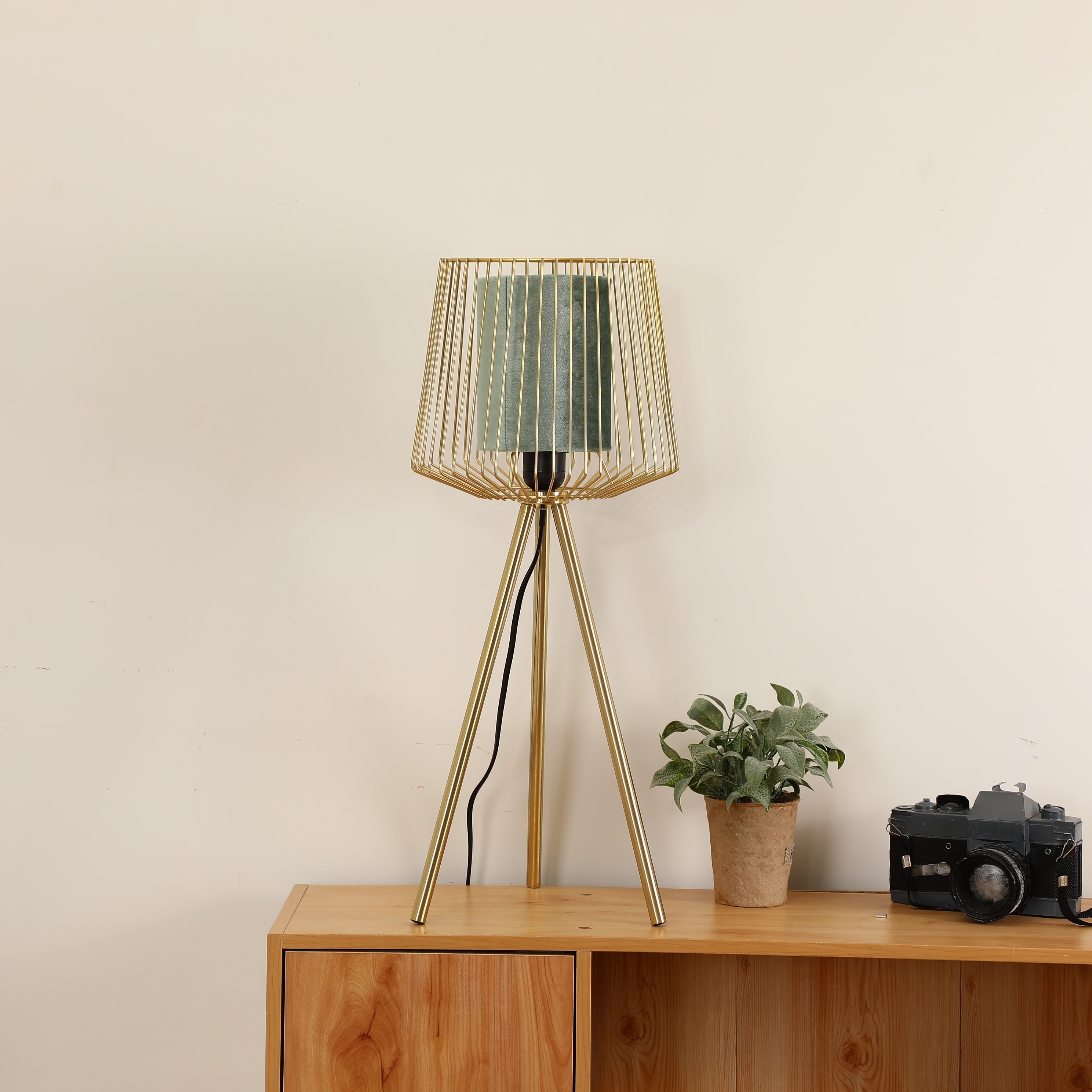 Wire lamp shade table lamp flannelette table lamp metal three stand table lamp interior living room decorative light