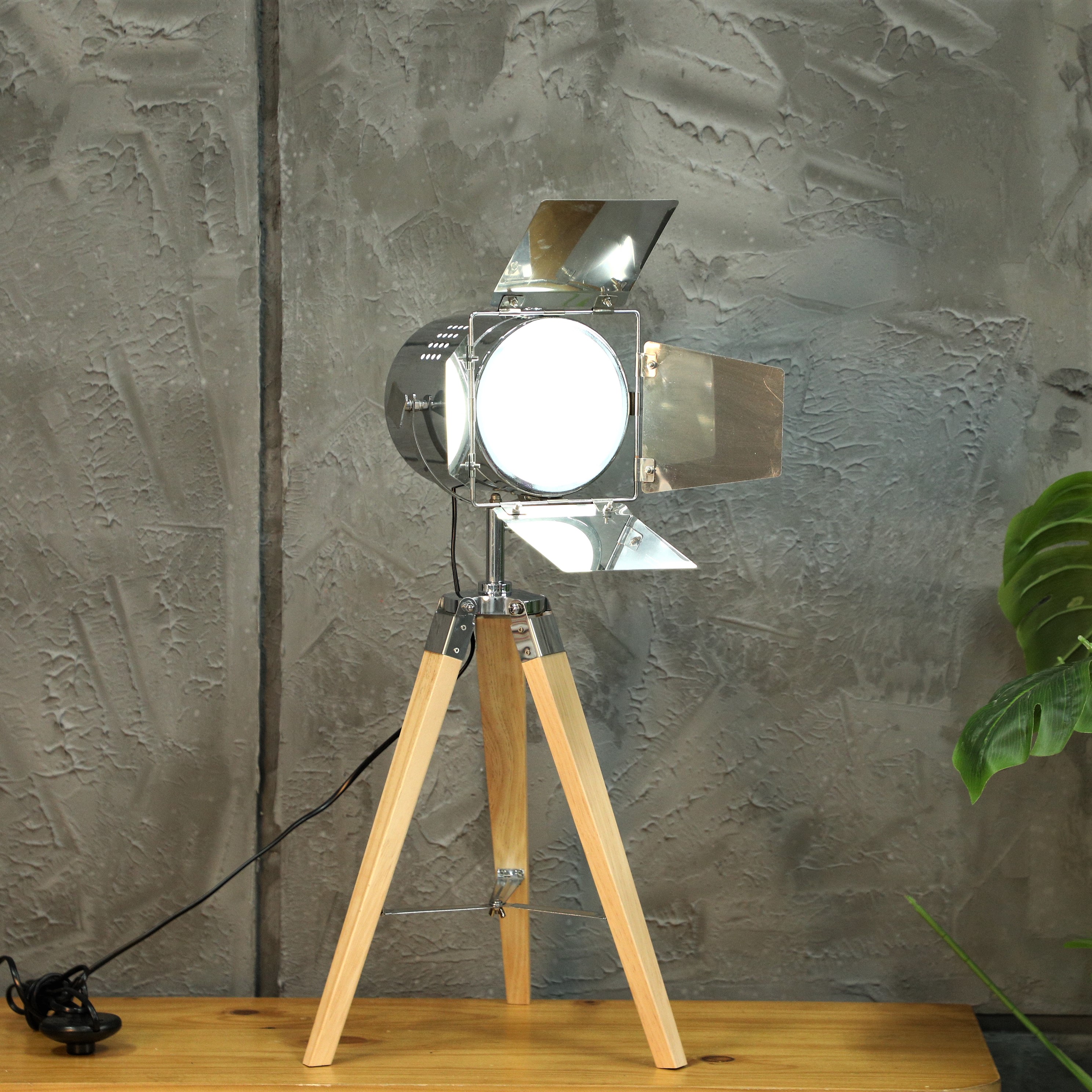 Wrought iron table lamp four iron decorative lamp three stand solid wood table lamp