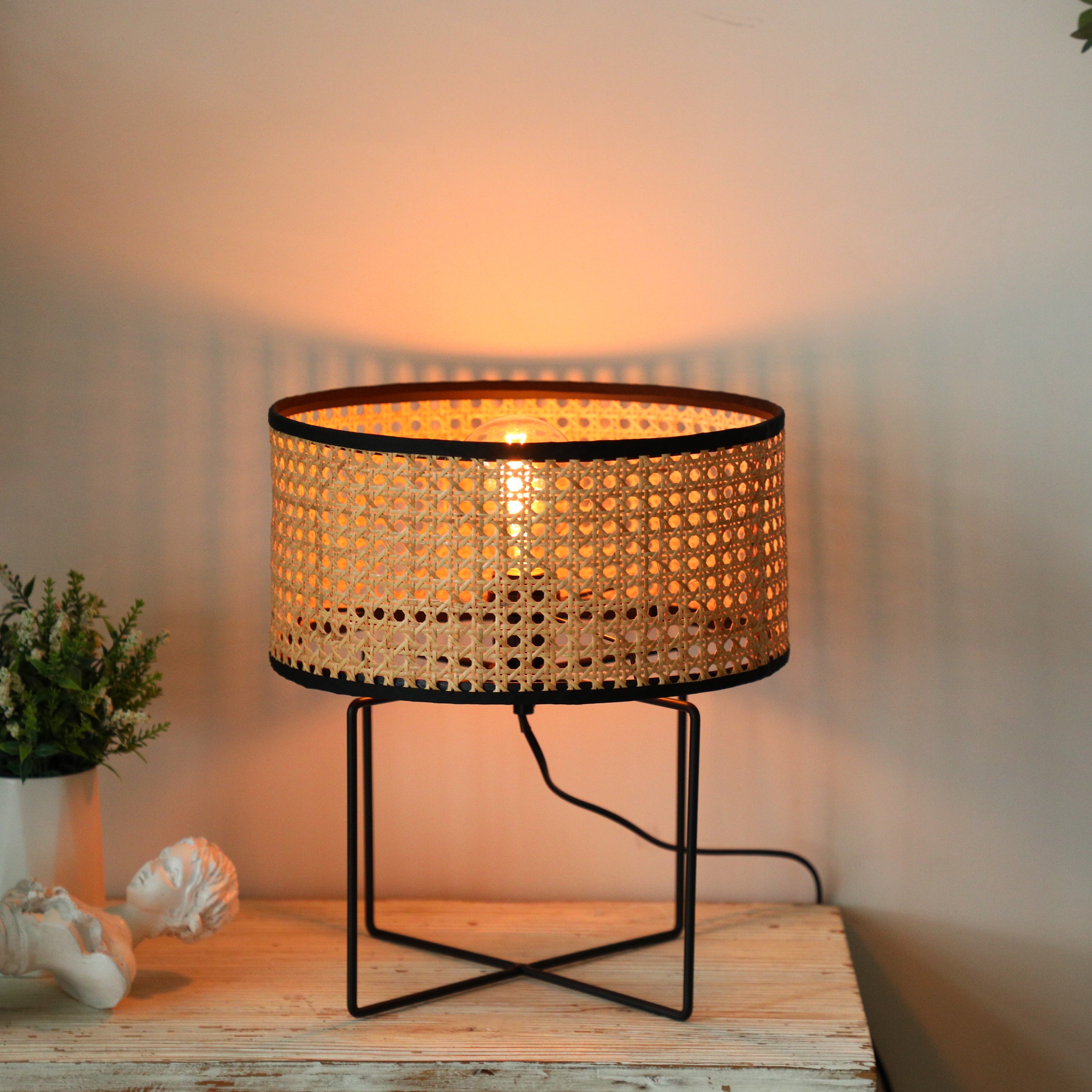 New Chinese Hand Woven Table Lamp Japanese Simple Rattan Woven Craft Lamp Cross Iron Frame Decorative Lamps details Picture