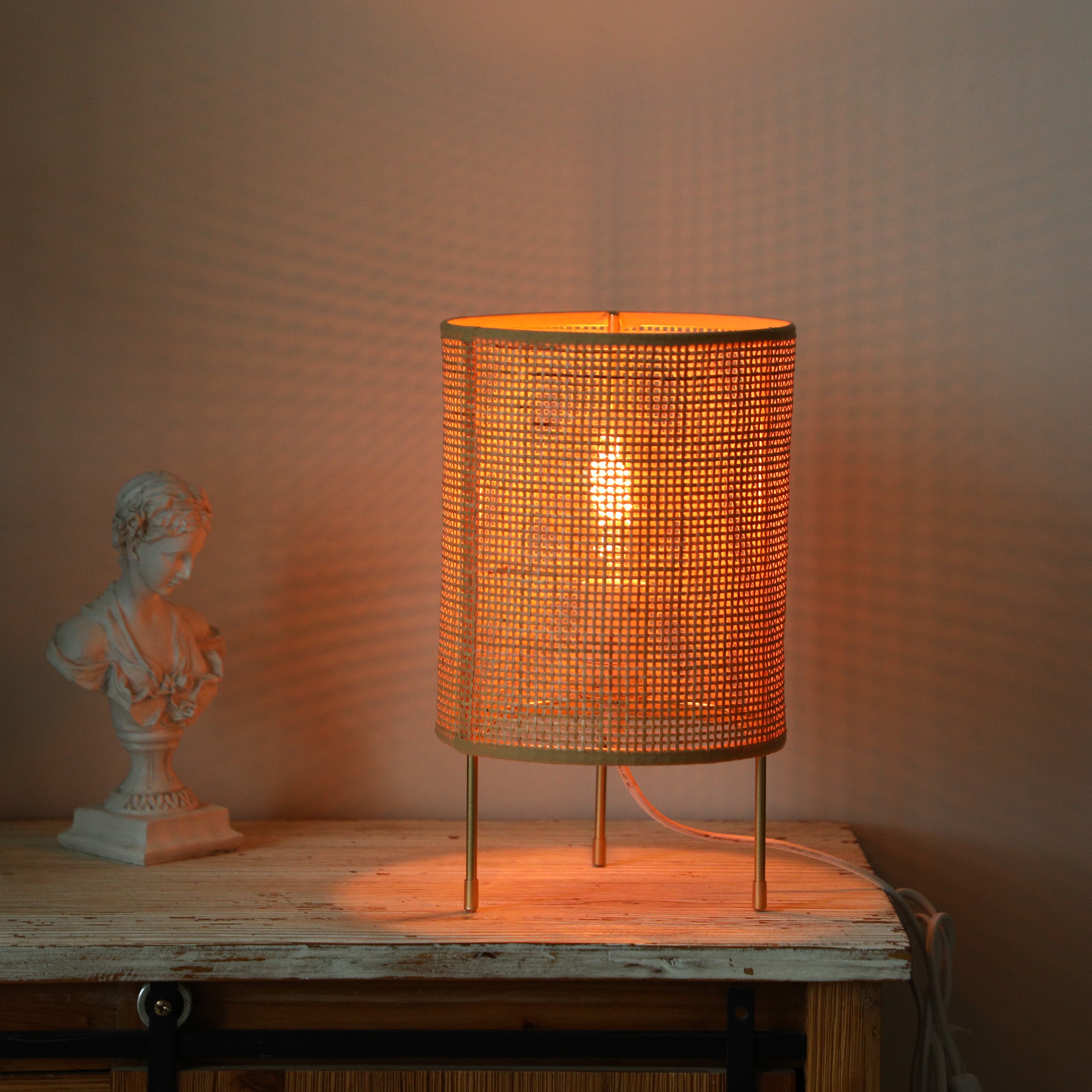New Chinese-style hand-woven table lamp, Japanese simple rattan weaving craft lamp, three-stand decorative lamp Specification image