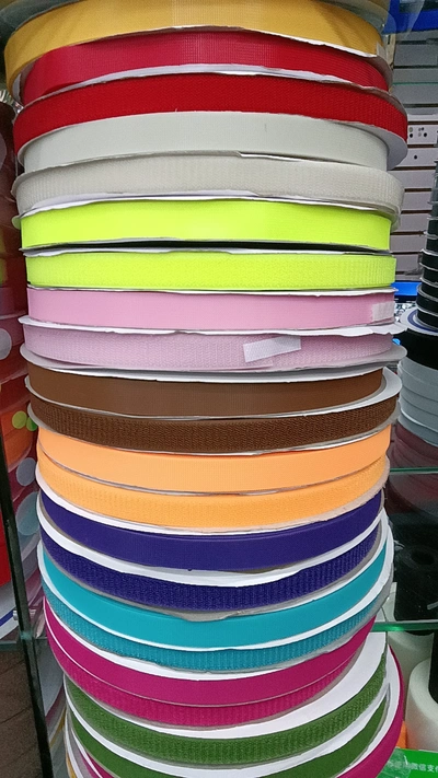 Baby Special High-Grade Soft Nylon Color No Hair Color Injection Hook Velcro Adhesive Buckle With 200 Colors