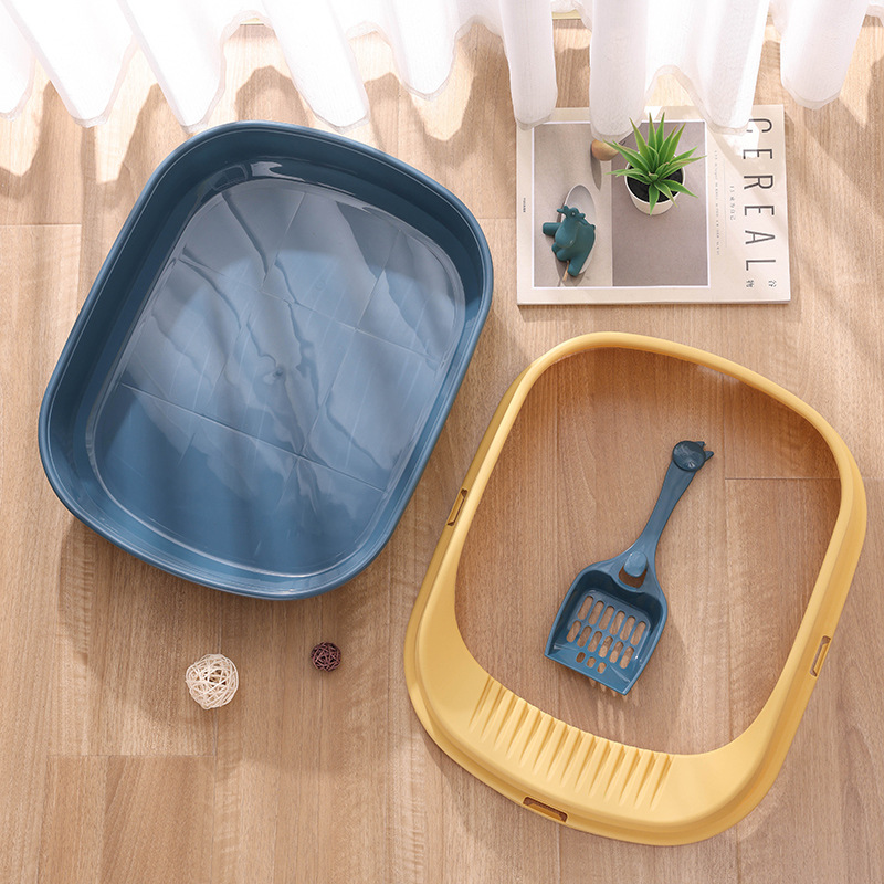 The new cat litter box made of pp material has a large capacity and is splash-proof. It is a universal pet cat product for big cats, fat cats and young cats details Picture