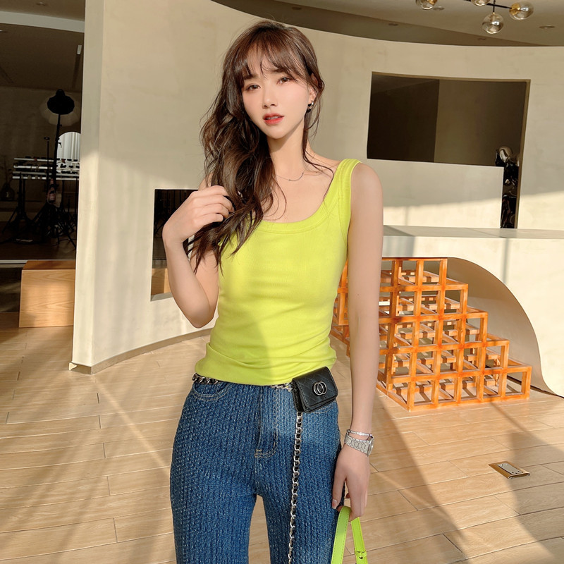 A Korean-style anti-glare double U-neck fitted halter top for women Specification image