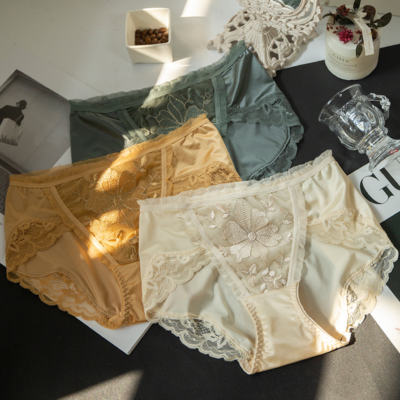 Wahler satin ice silk lace underpants for women, mid-waist style, girlish comfort, breathable and seamless shorts, summer thin and breathable