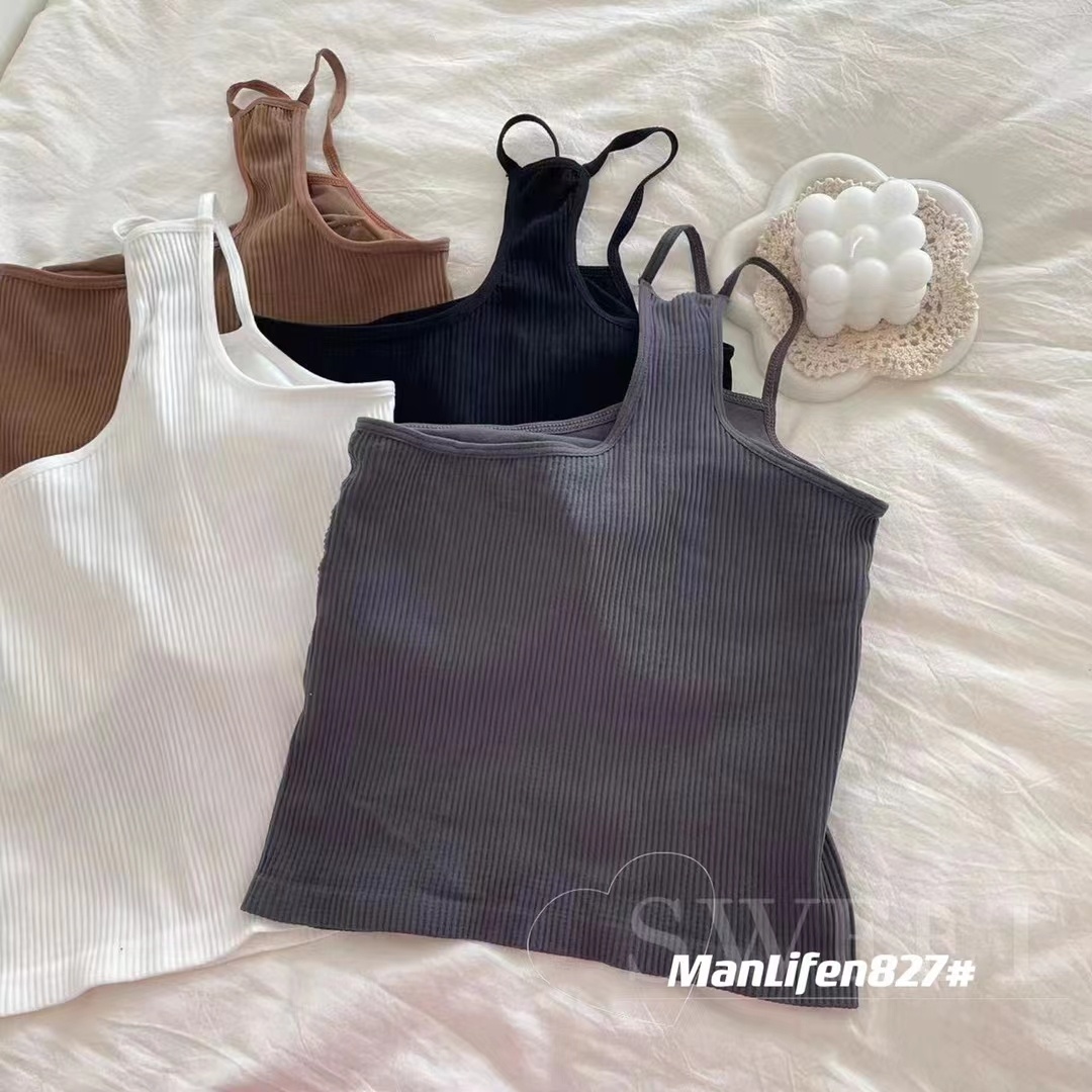 This is a new summer collection for women with a halter top. It features a stylish Korean-style sexy inner layer and a vest with a chest pad