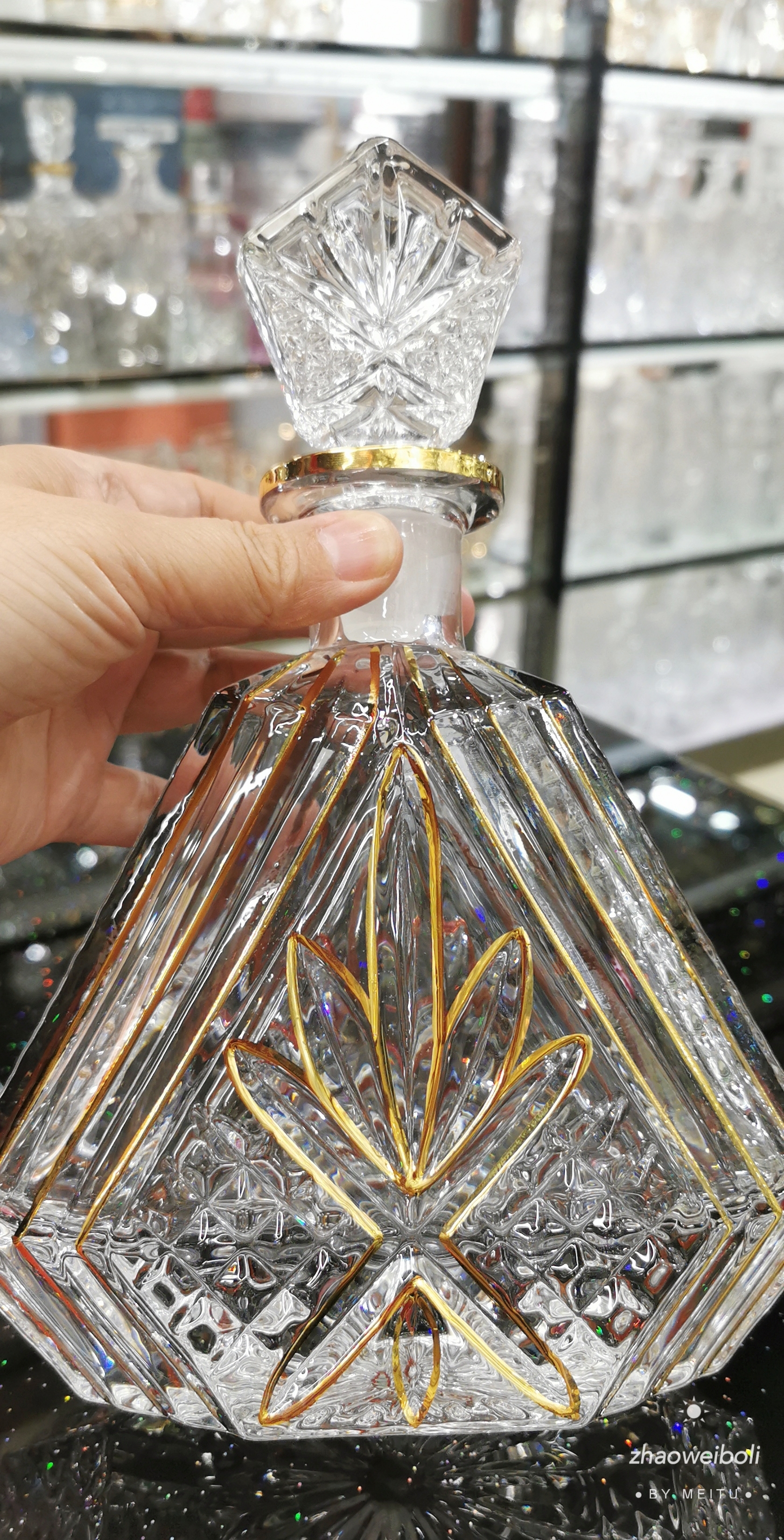 玻璃杯  玻璃瓶  套装  威士忌杯  饮料杯  水杯 红酒杯 洋酒杯  一壶六杯   醒酒器  酒樽  高档描金  详情4