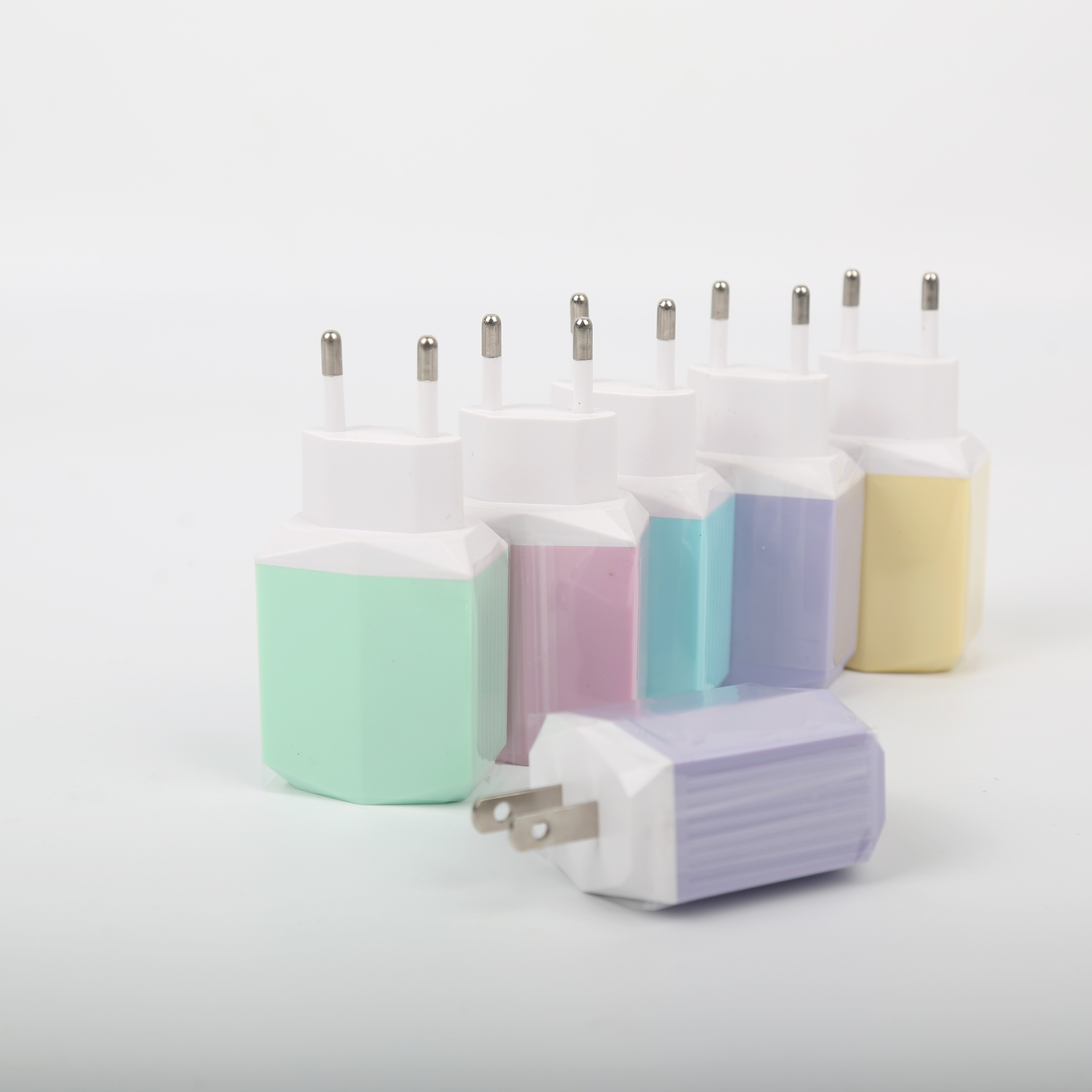 Quick charge USB mobile phone charger smart travel charging head Application Scenario