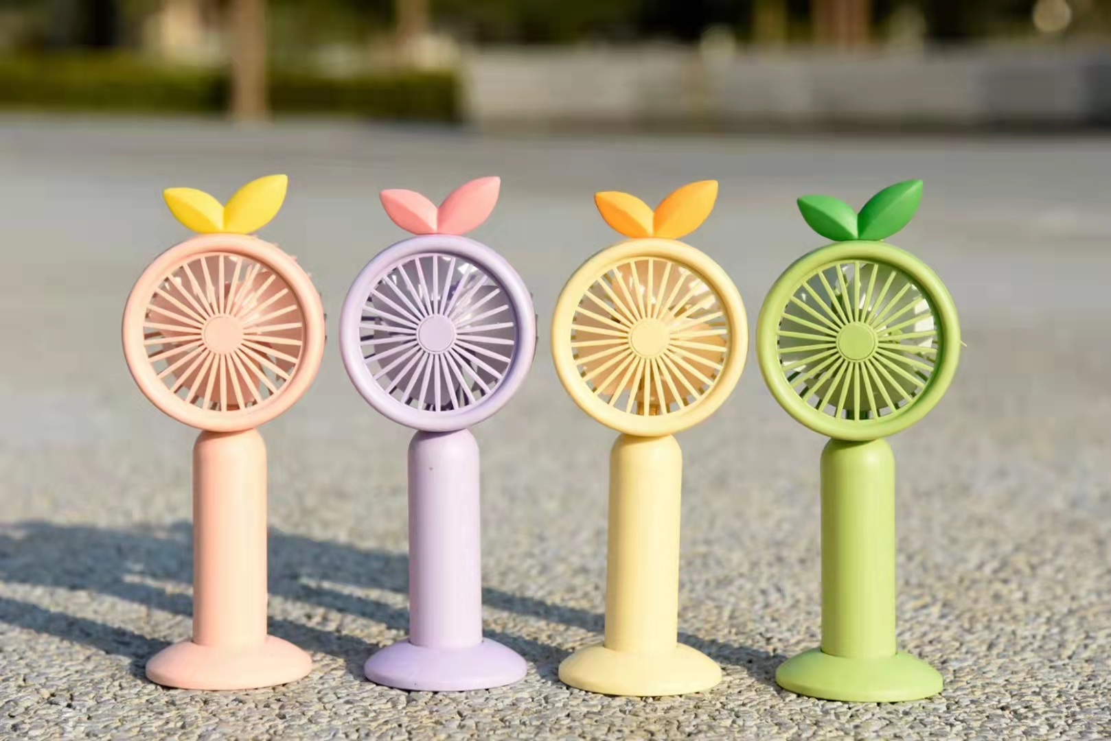 88513 Pineapple Leaf Handheld Fan Item Picture