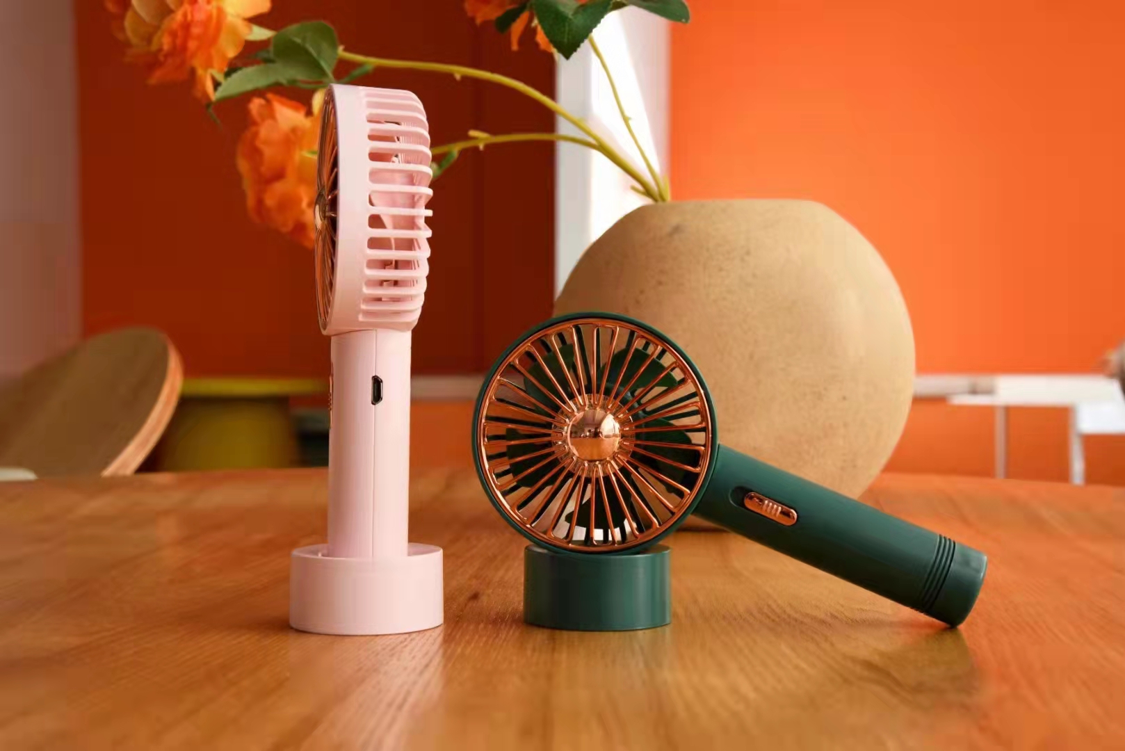 YM88101-1 Retro handheld Fan with light pic 3
