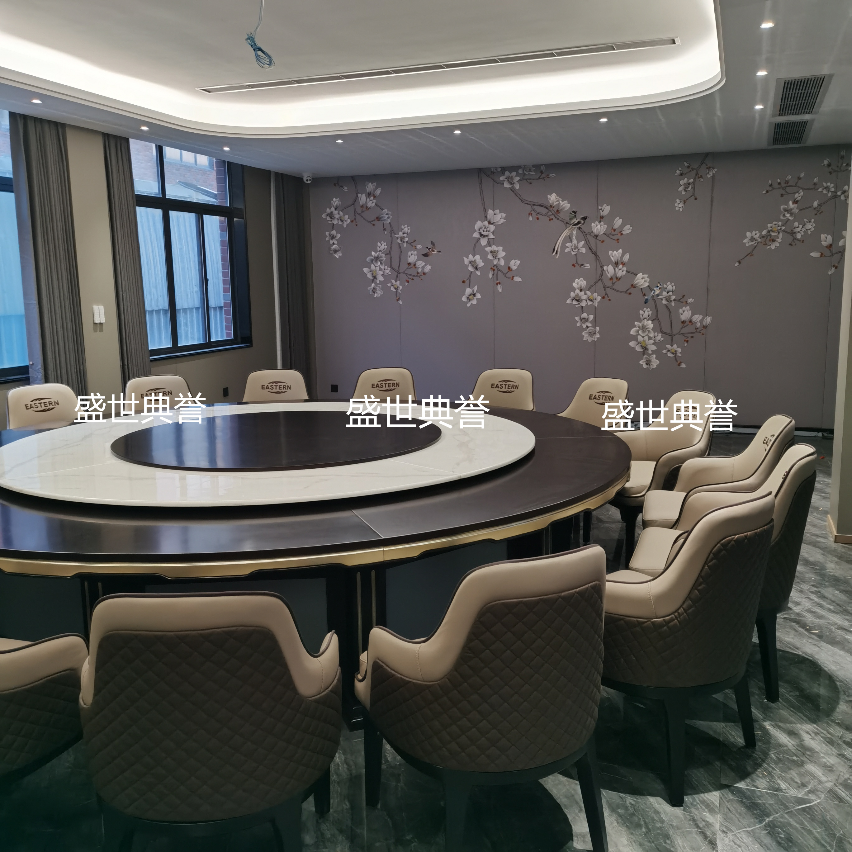 九江宴会酒店包厢实木椅餐饮酒店实木电动餐桌椅会所白蜡木宾利椅