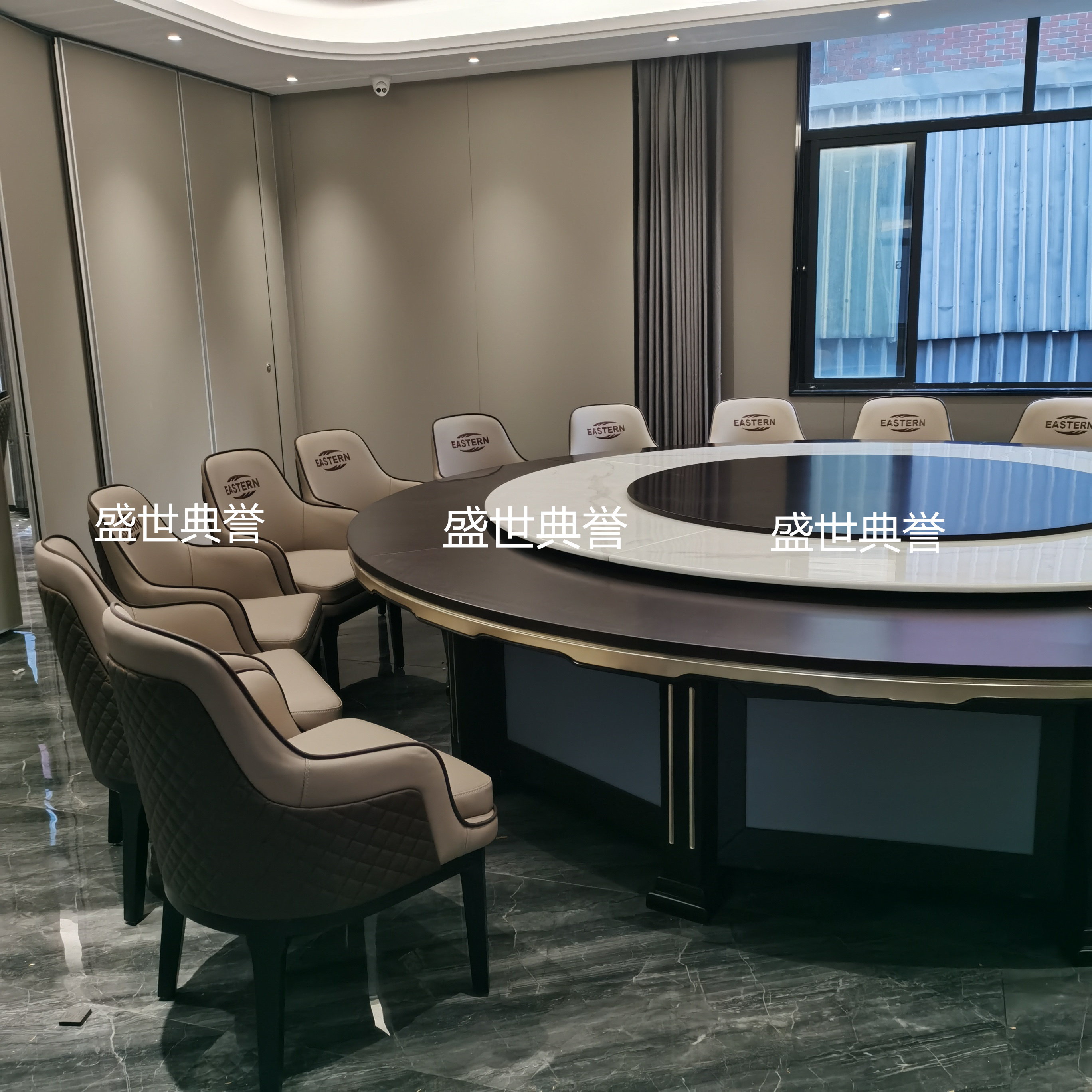 كرسي طاولات من الخشب الصلب في فندق شيان -إنترناشيونال Specification image