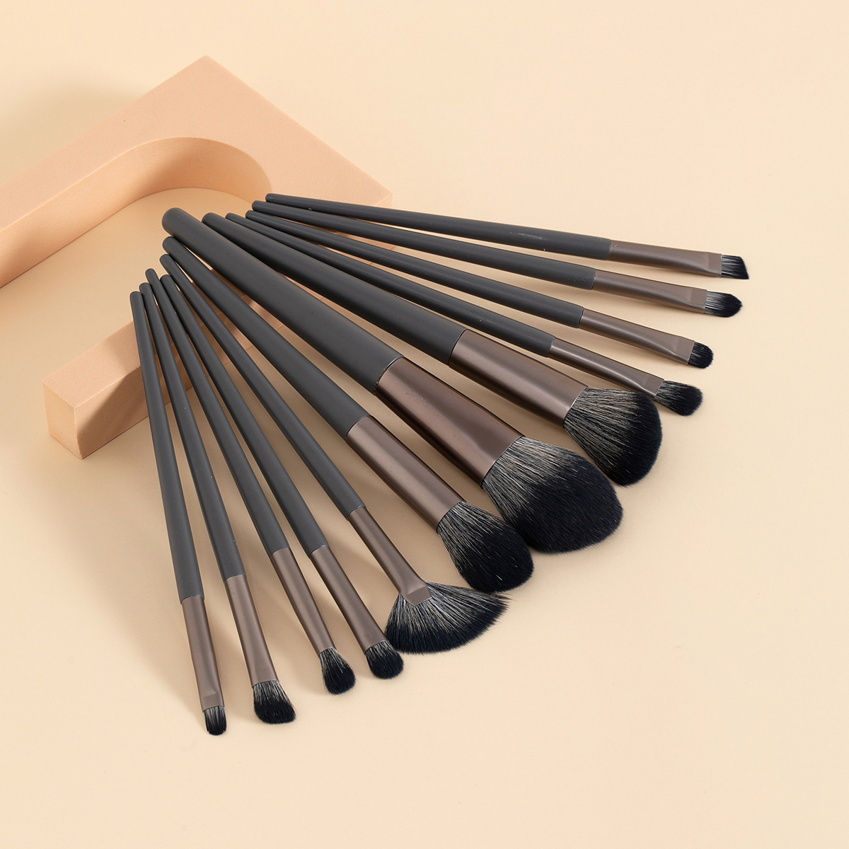12 Slim And Long Makeup Brush Four Colors Practical For Beginners Easy To Carry Soft Bristles details Picture