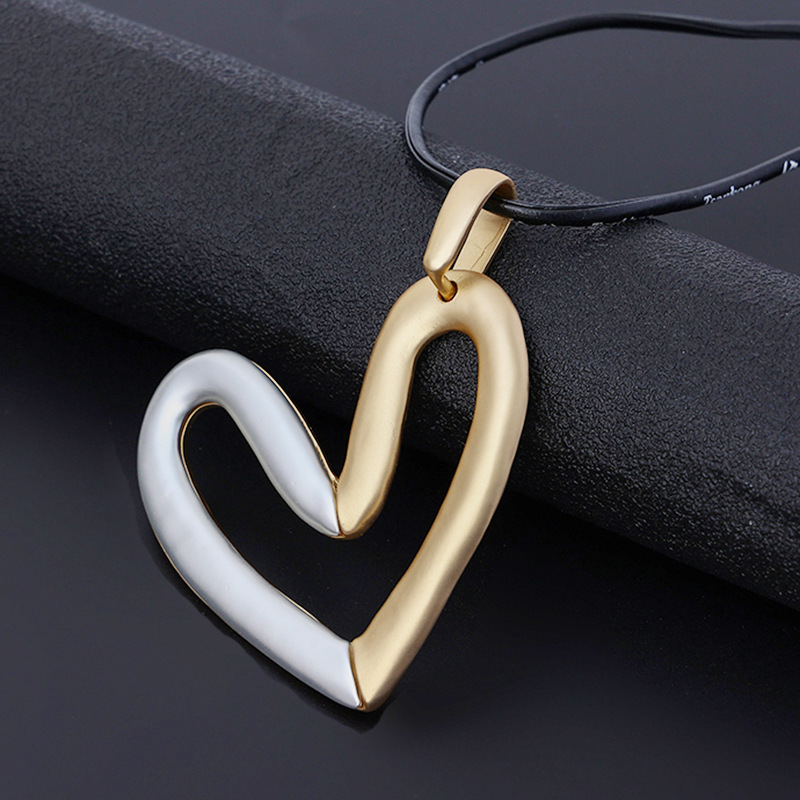 Tong Ling ladies simple atmosphere necklace Heart long sweater chain alloy necklace