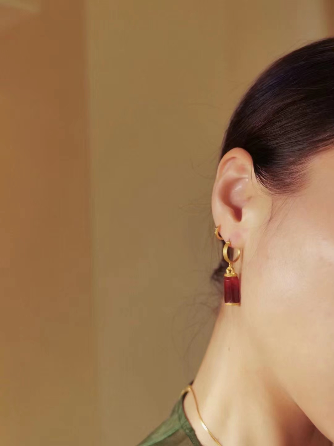 耳环白底实物图