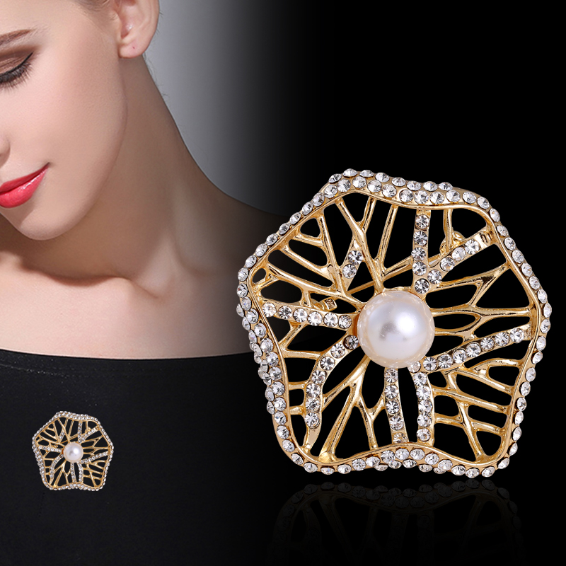 Manufacturers direct sales of foreign trade sales of high-grade new brooch with rhindiamond-pearl Europe and the United States luxury high-grade pearl pin pearl coat corsage mother gift