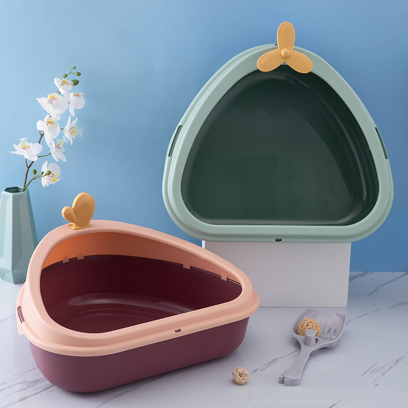 New type of pet cat litter box, triangular bamboo dragonfly cat toilet, high border dust protection pet cat supplies Application Scenario