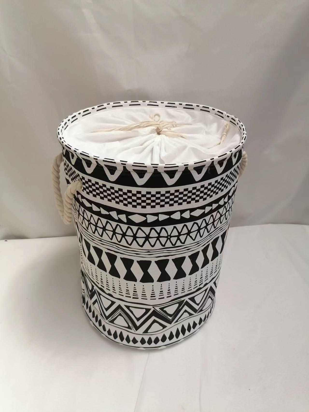 棉麻束口收纳圆桶，收纳场景，书房，客厅，阳台，卧室，棉麻材质+全棉内衬详情3