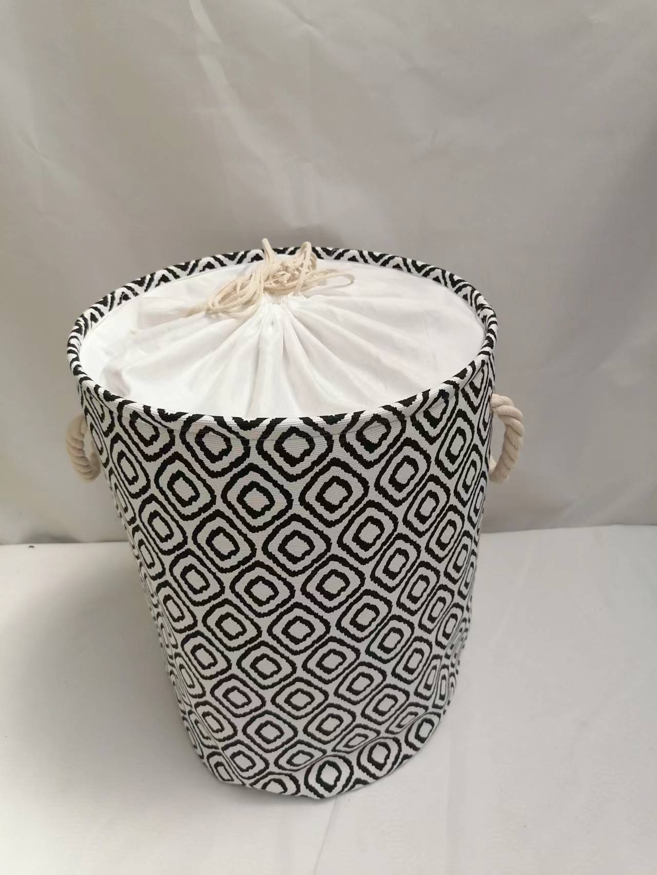 棉麻束口收纳圆桶，收纳场景，书房，客厅，阳台，卧室，棉麻材质+全棉内衬详情5