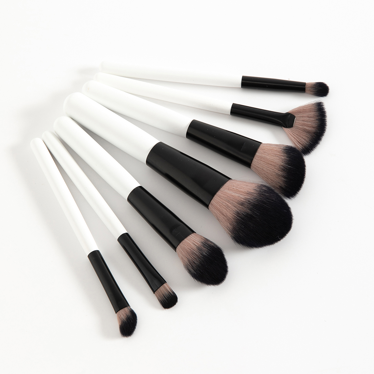 9 simple makeup set brushes in four colors, practical for beginners, easy to carry, soft bristles Item Picture