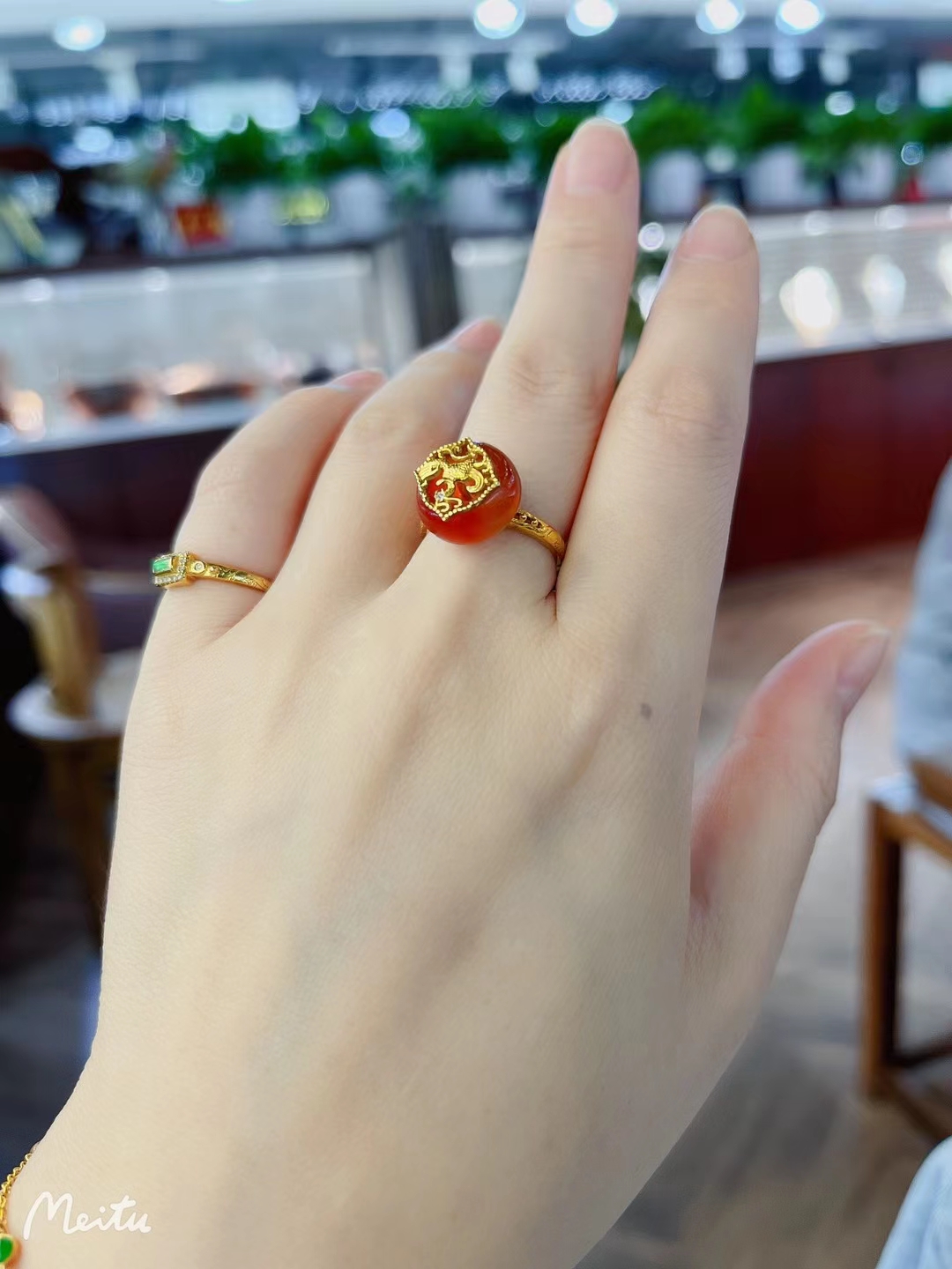 戒指 翡翠细节图