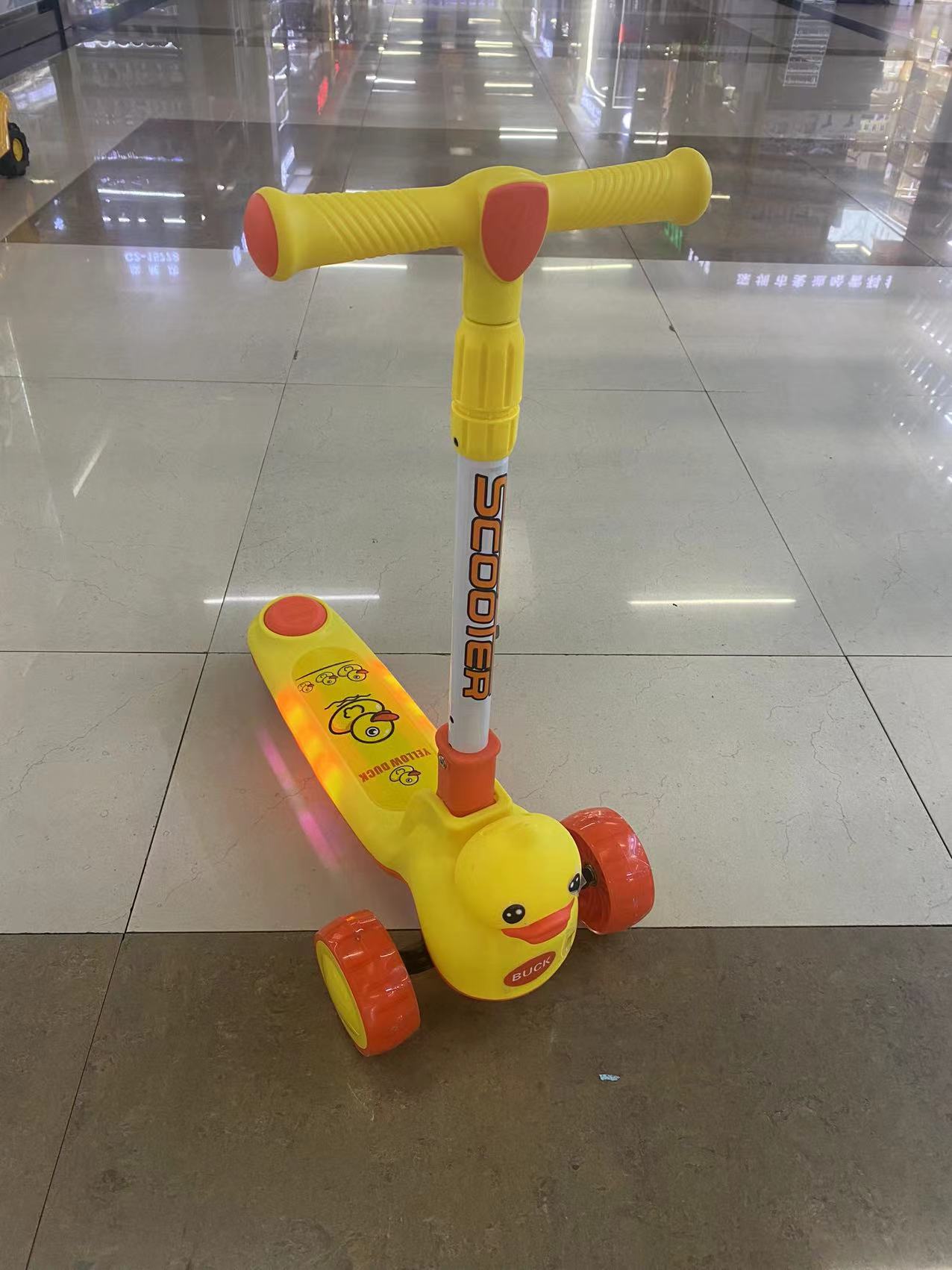 Children's scooter scooter with lights toy car children's scooter music 818 duck scooter thumbnail