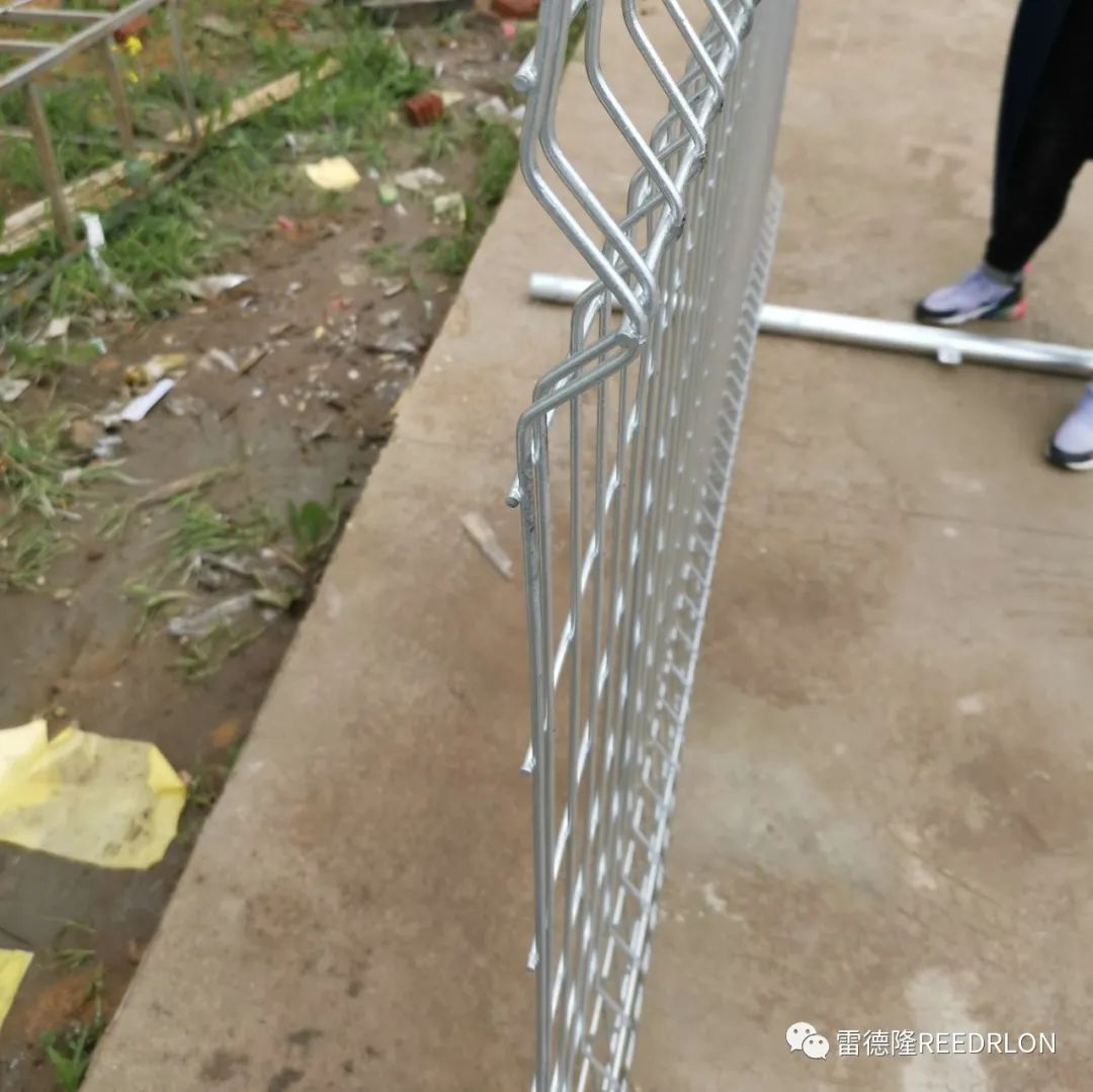 Hot Dip Galvanized Double Side Fence Net. Hot Dip Galvanized Double Side Fence Net Specification drawing