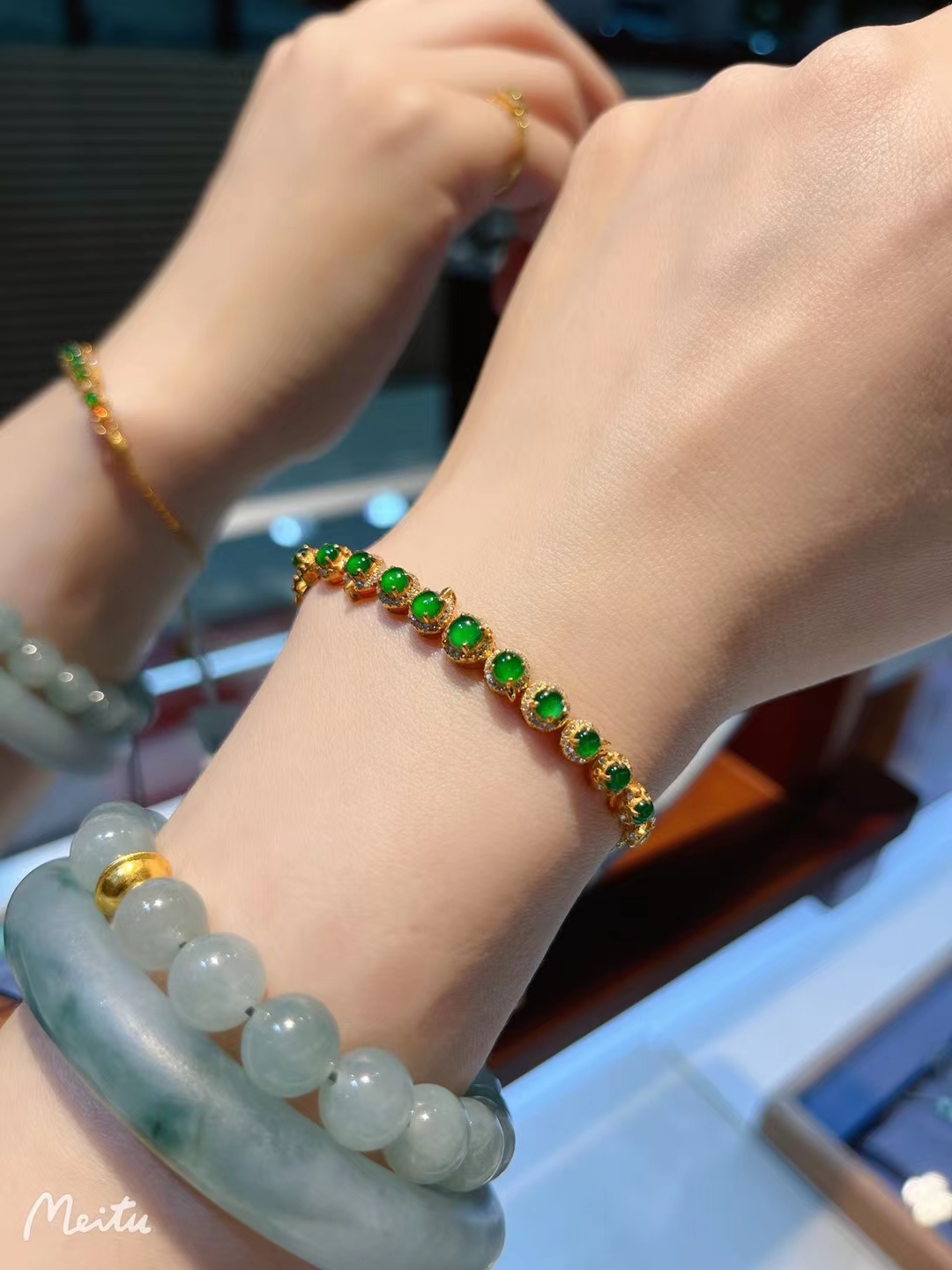 Emerald Green Egg Face Bracelet Color Good Kind Of Good 18K Gold Set With South African Real Diamond details Picture