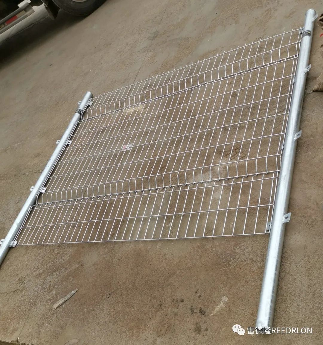 Hot Dip Galvanized Double Side Fence Net. Hot Dip Galvanized Double Side Fence Net details Picture