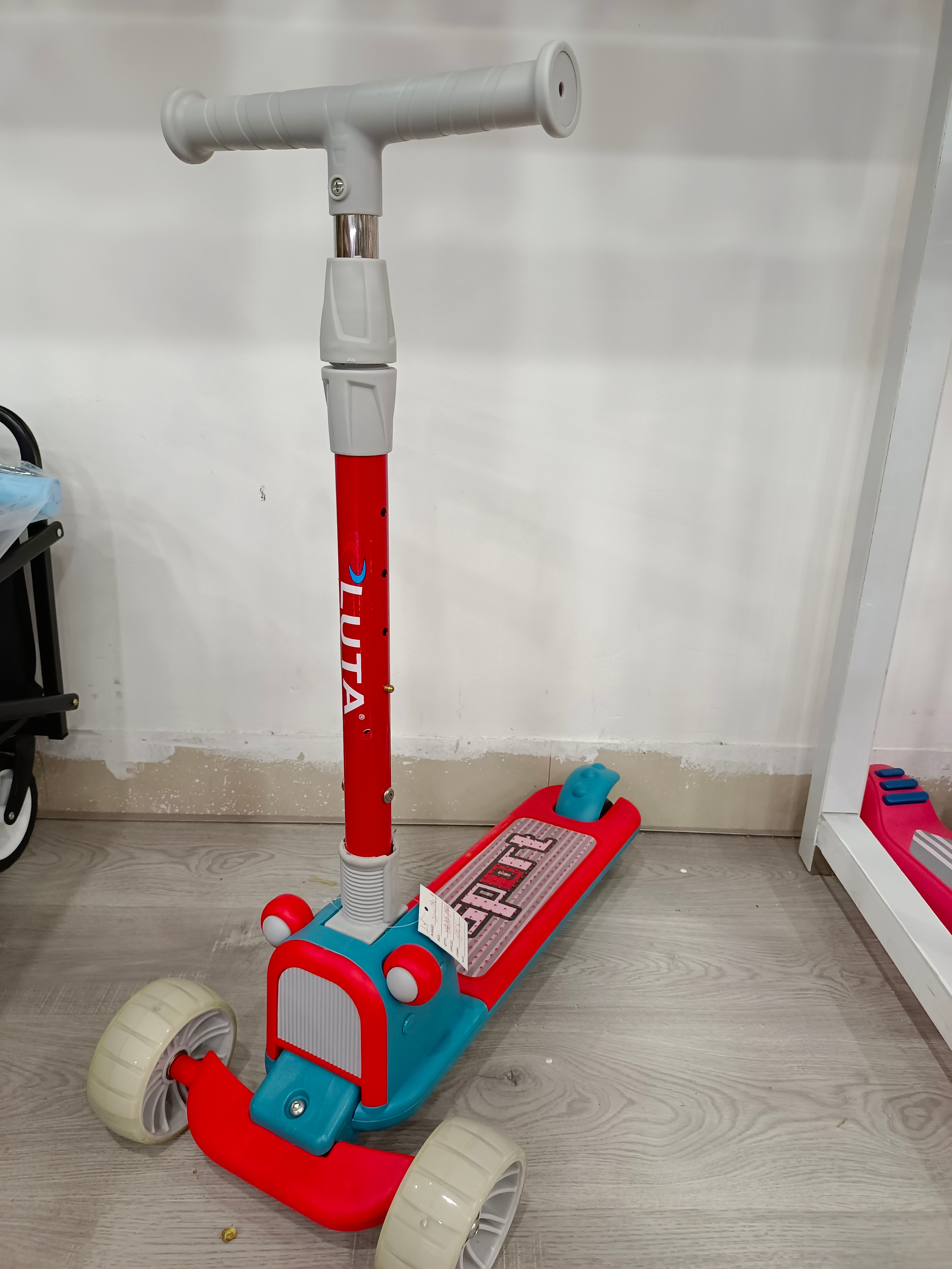 luta Road scooter good quality Scooter21-1909 full figure