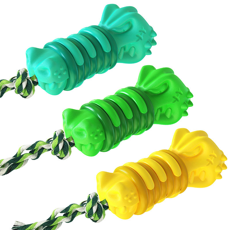 New pet dog chewing toys, tear-resistant and sound-making dog toys, crocodile head pet teething sticks Application Scenario