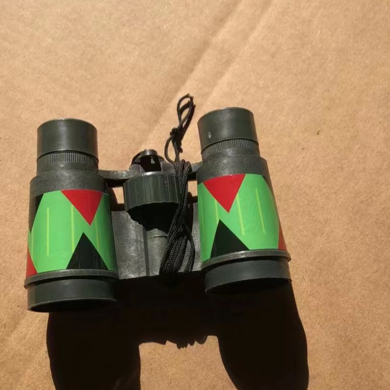 The small 4x telescope is a portable, high-definition, high-power mini binocular for girls, a miniature outdoor telescope for boys, and a toy