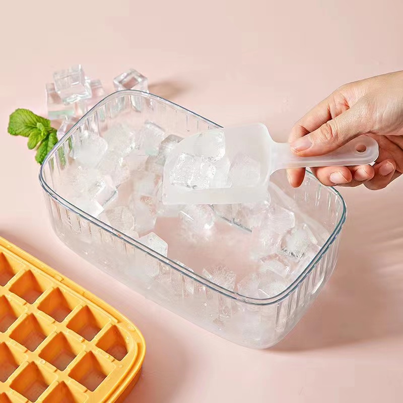 Ice mold press ice box frozen Binge household food grade large capacity silicone refrigerator ice box magic Application Scenario