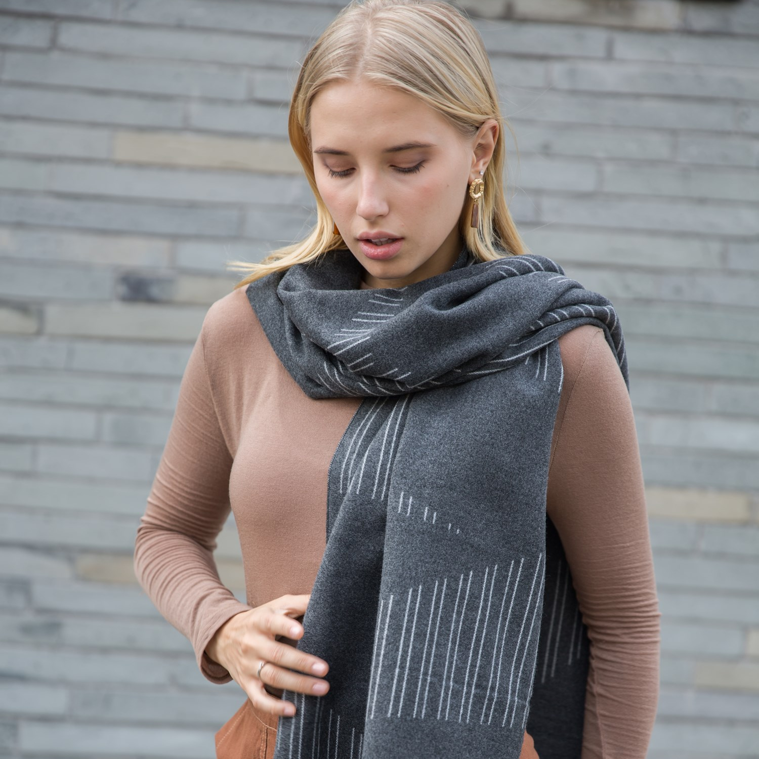 Thick Warm Autumn Winter Premium Poncho Wrap Cashmere Scarf Lady Fringed Striped Versatile Shawl thumbnail
