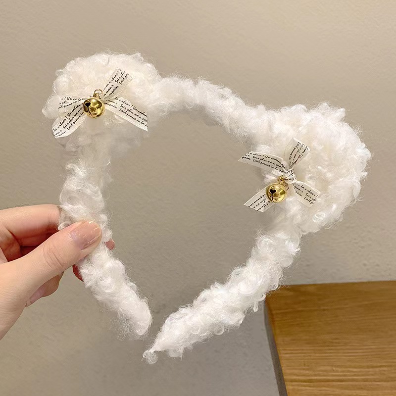 The fluffy autumn and winter woolen curling band is versatile for going out. The fluffy headband, hair accessory, hairpin, fairy forest style, super fairy-like headwear Item Picture