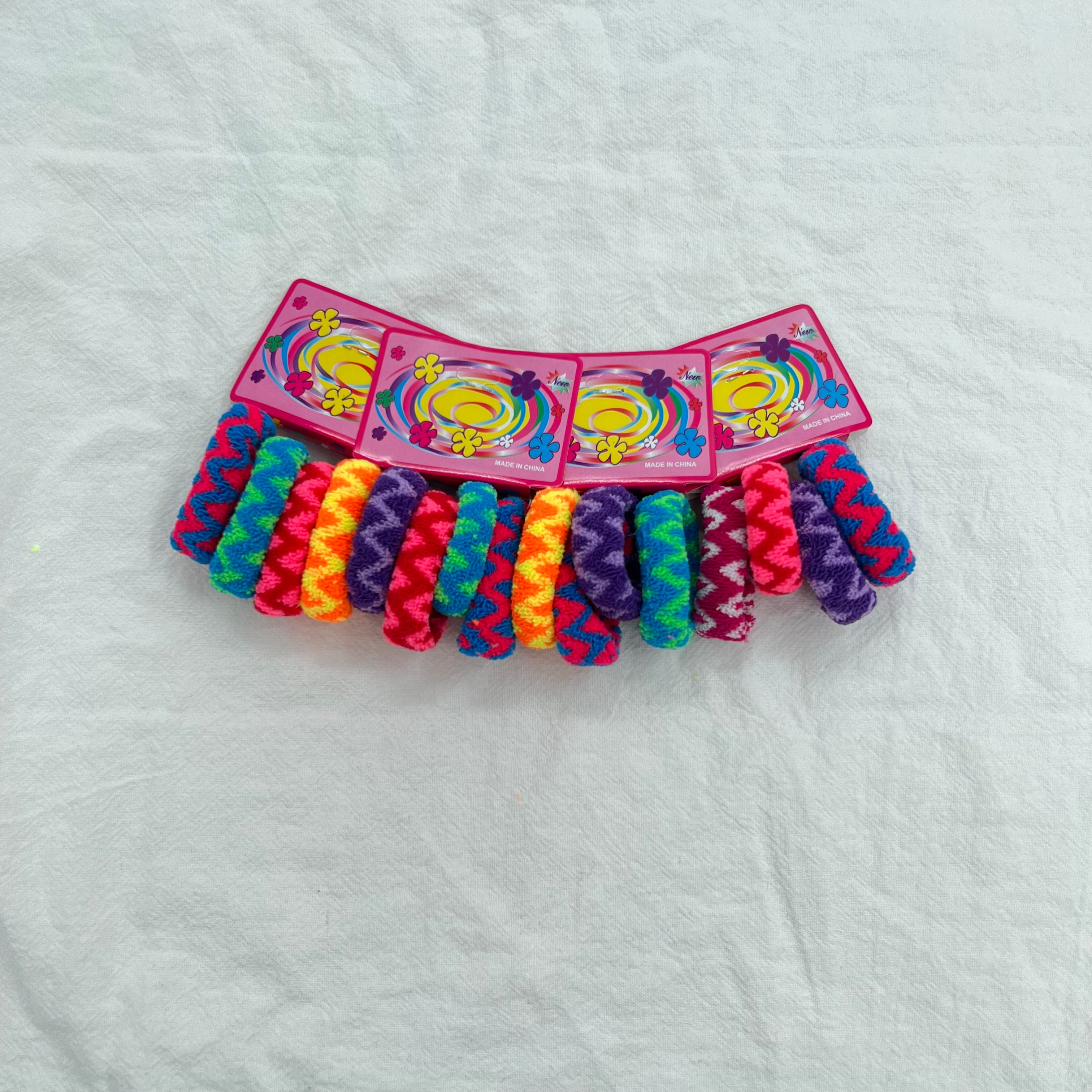 Multicolored wave loops